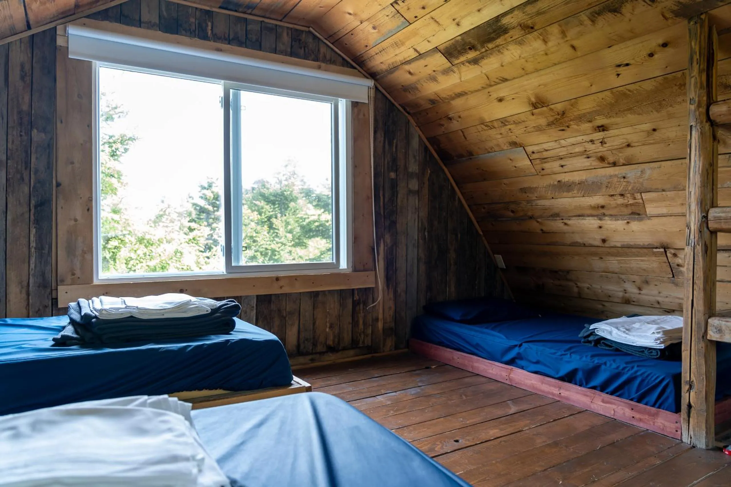 Photo of the whole room, Bed in Auberge/Chalet Griffon Aventure