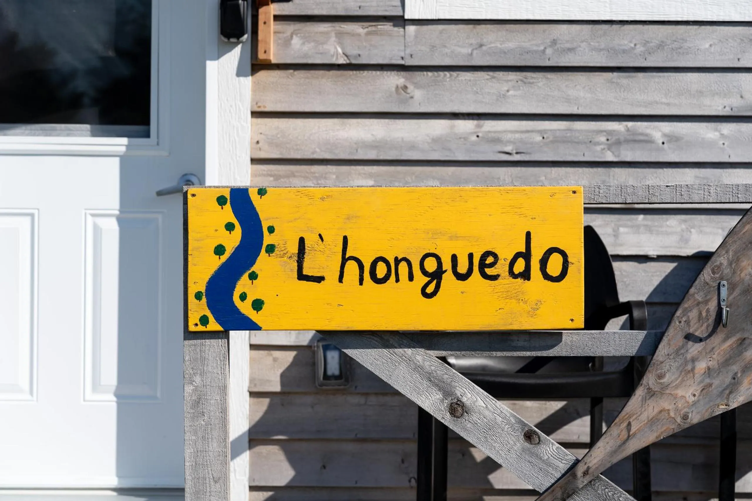 Facade/entrance in Auberge/Chalet Griffon Aventure