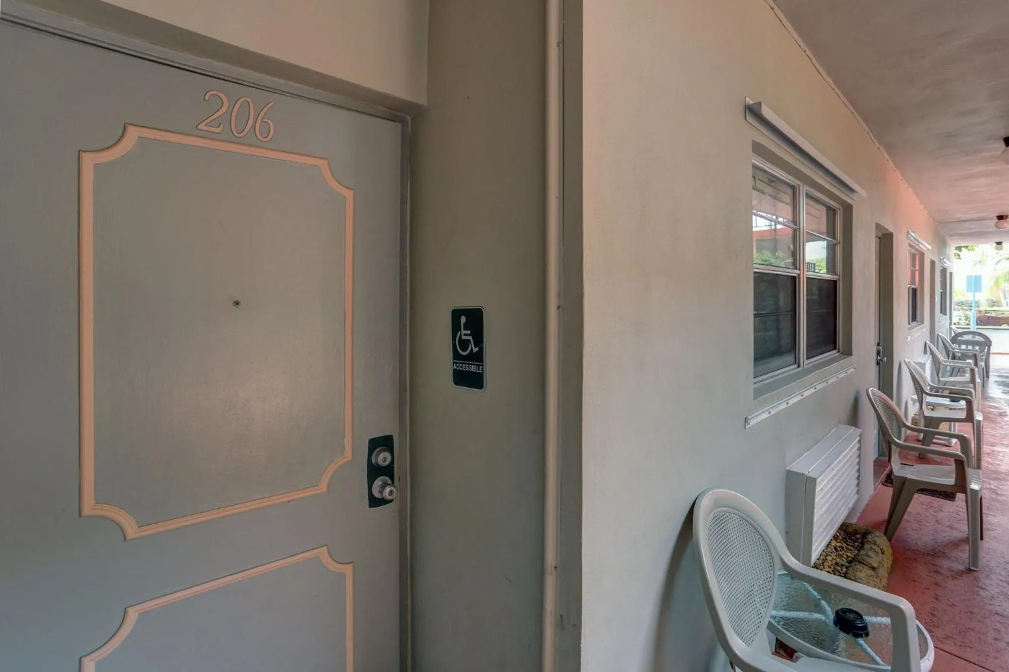 Richard's Motel Studios