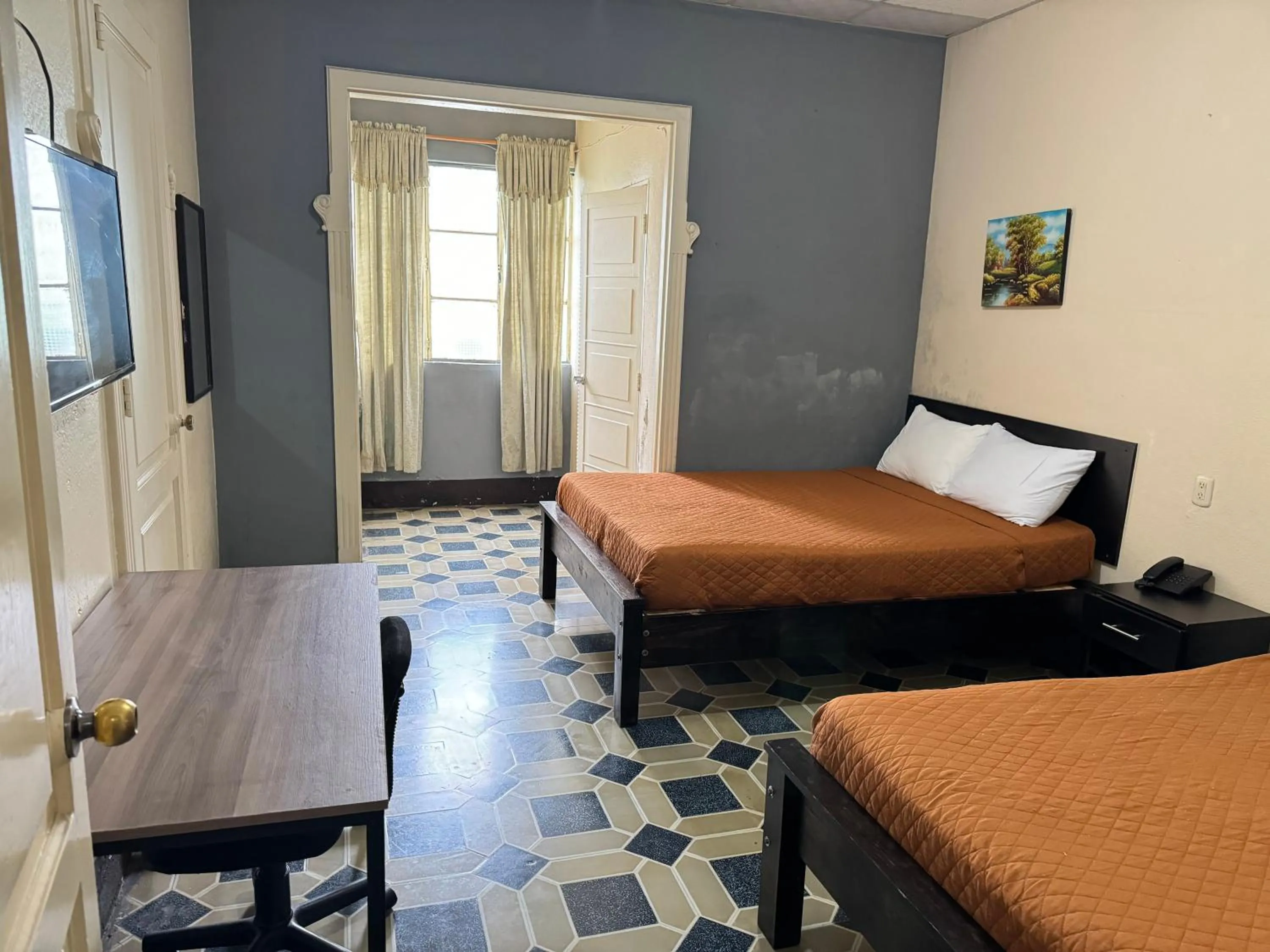 Photo of the whole room, Bed in Hotel Mayesstic