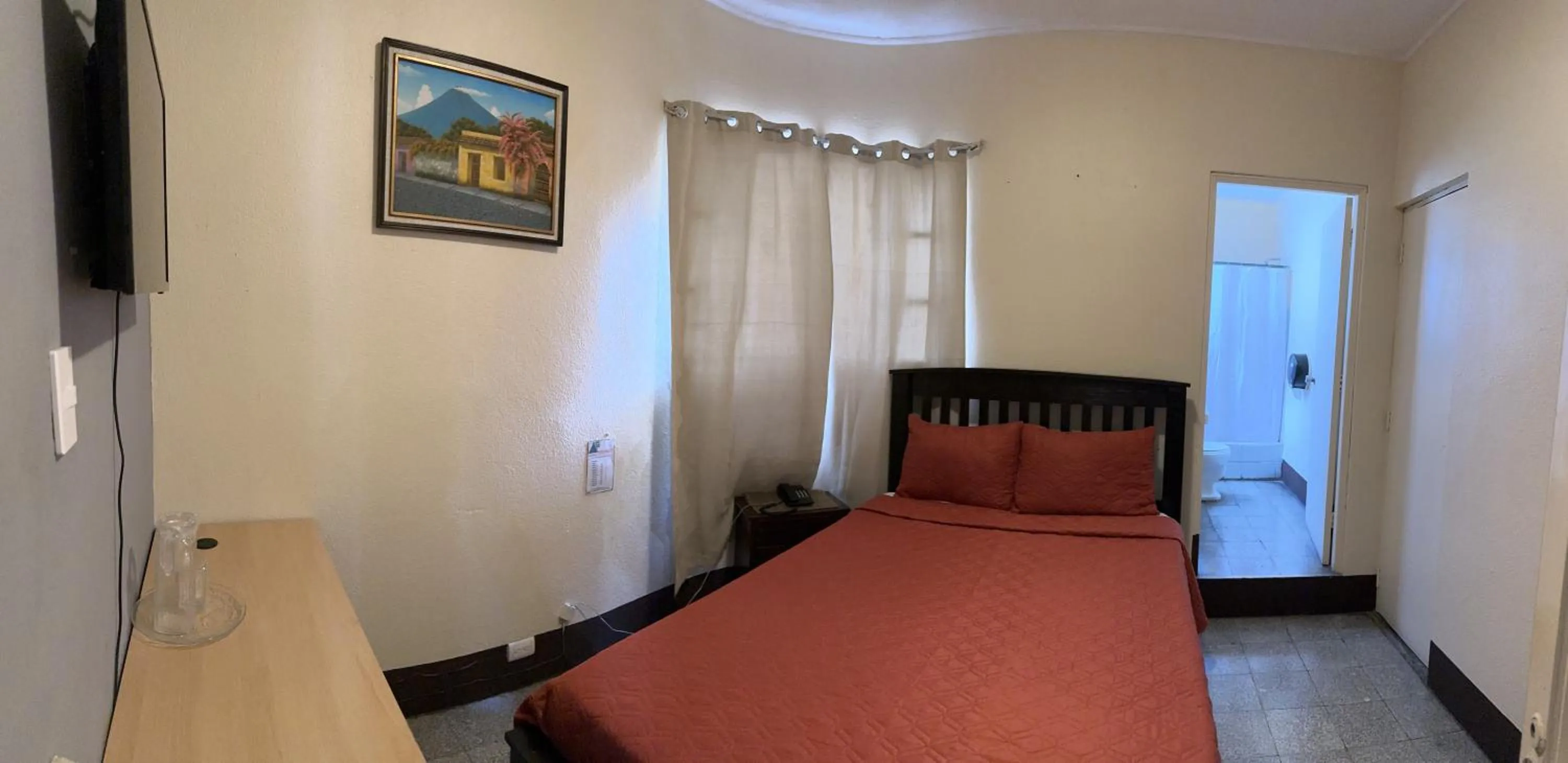 Photo of the whole room, Bed in Hotel Mayesstic