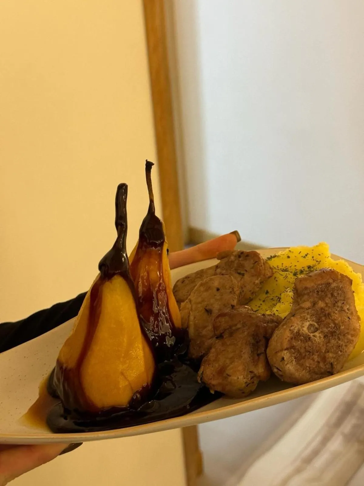 Food and drinks in Hotel River