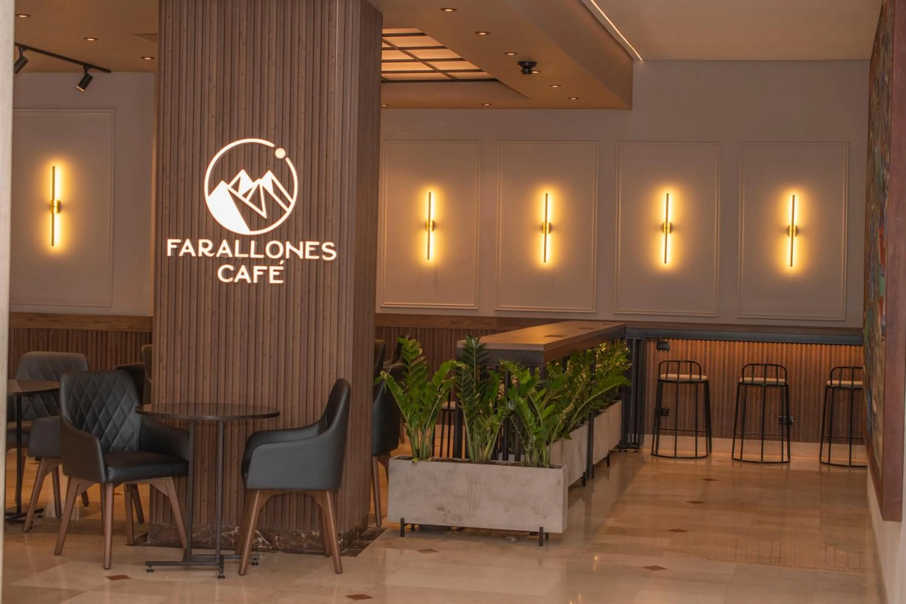 Living room in Hotel Dann Carlton Cali