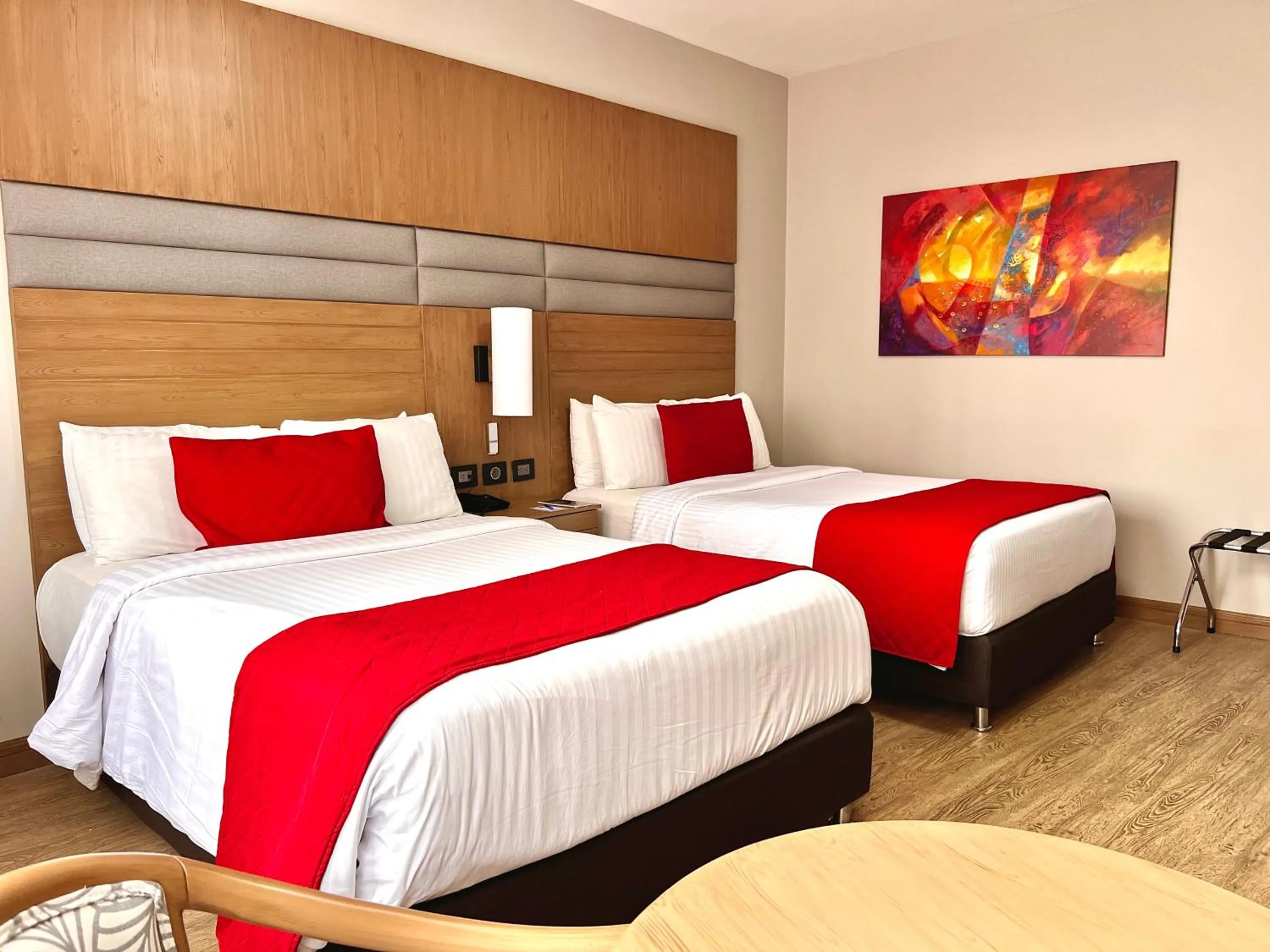 Photo of the whole room, Bed in Hotel Dann Carlton Cali