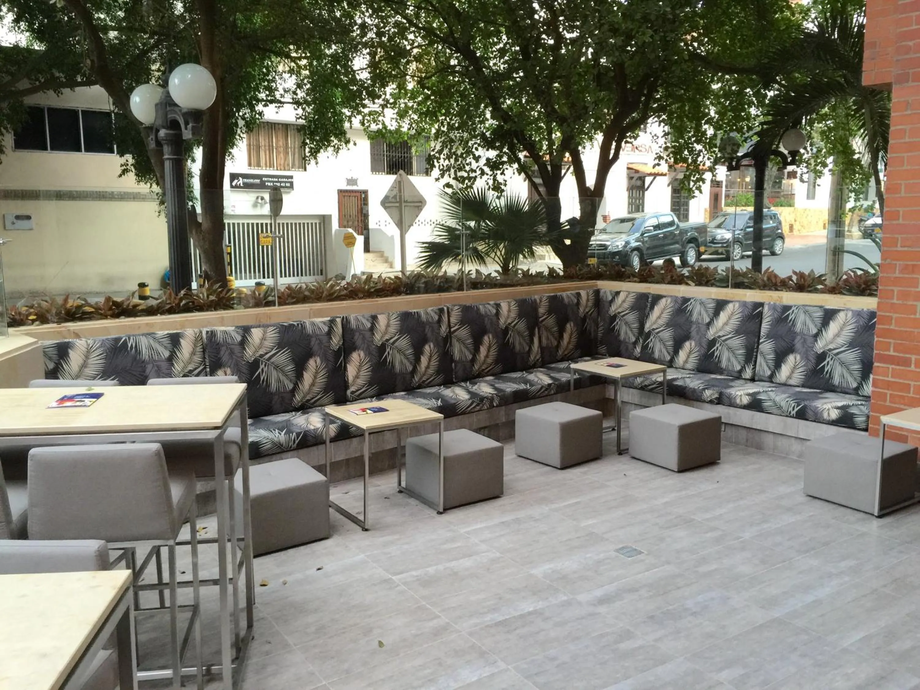 Patio in Hotel Dann Carlton Cali