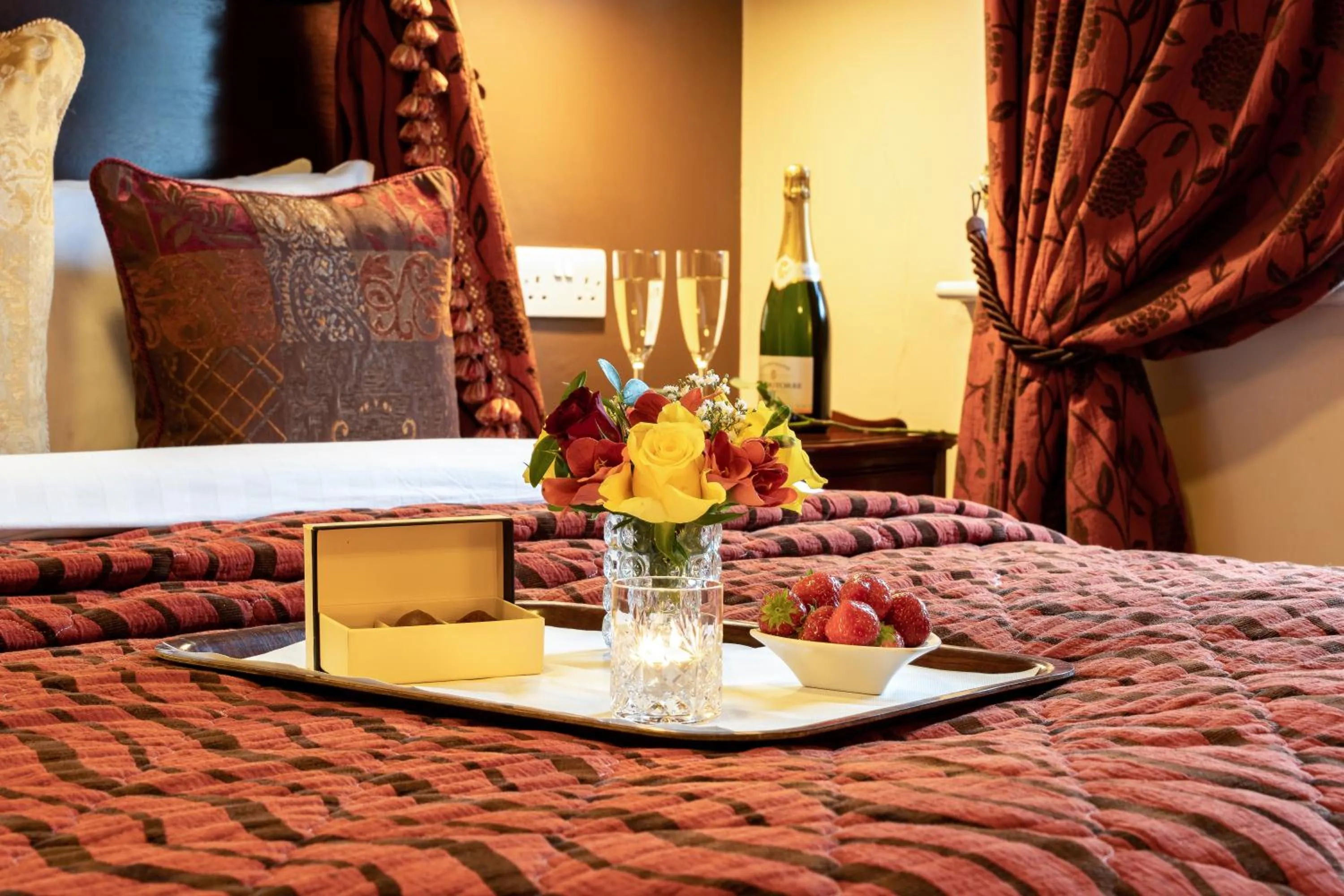 Photo of the whole room in Earls Court House