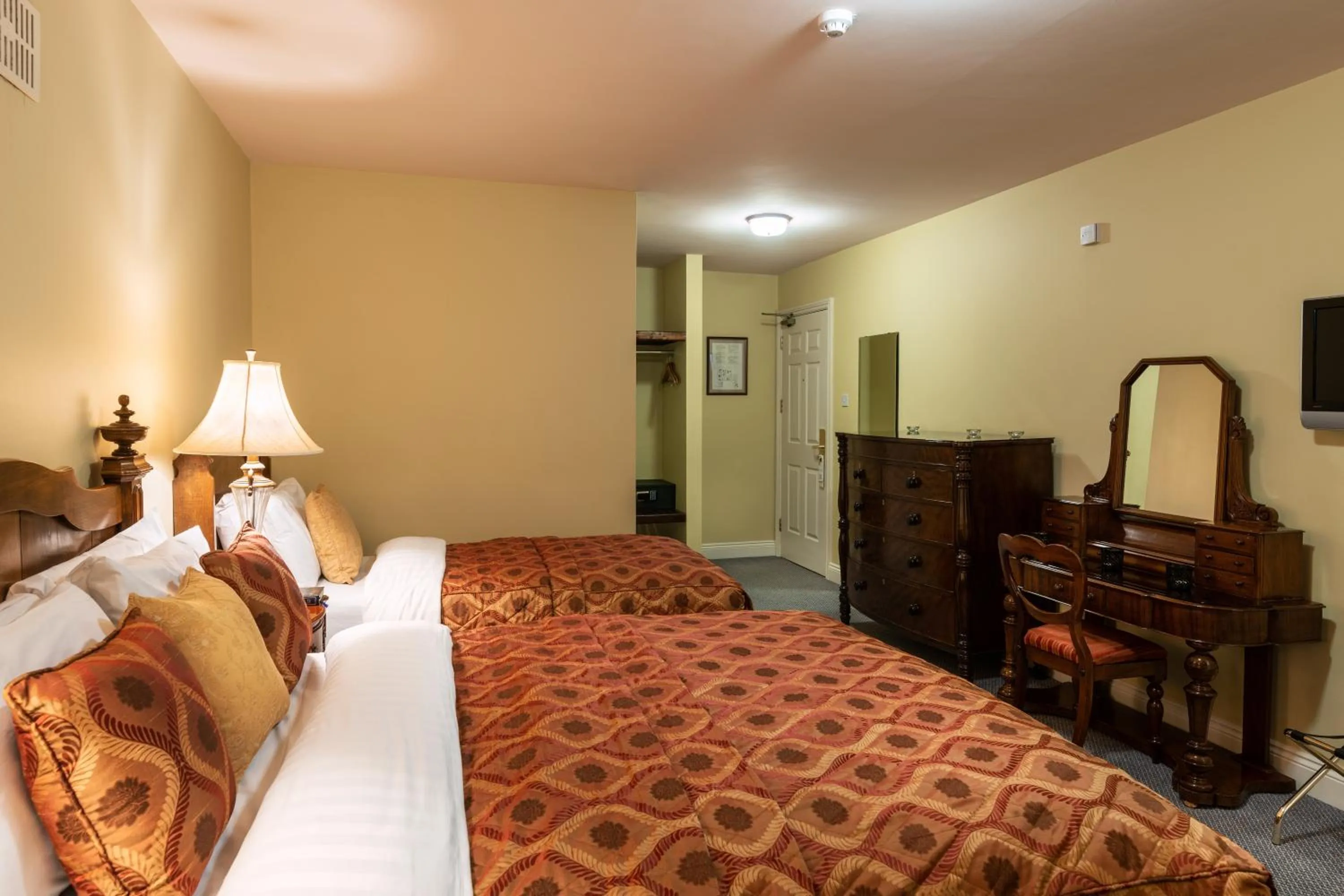 Bed in Earls Court House