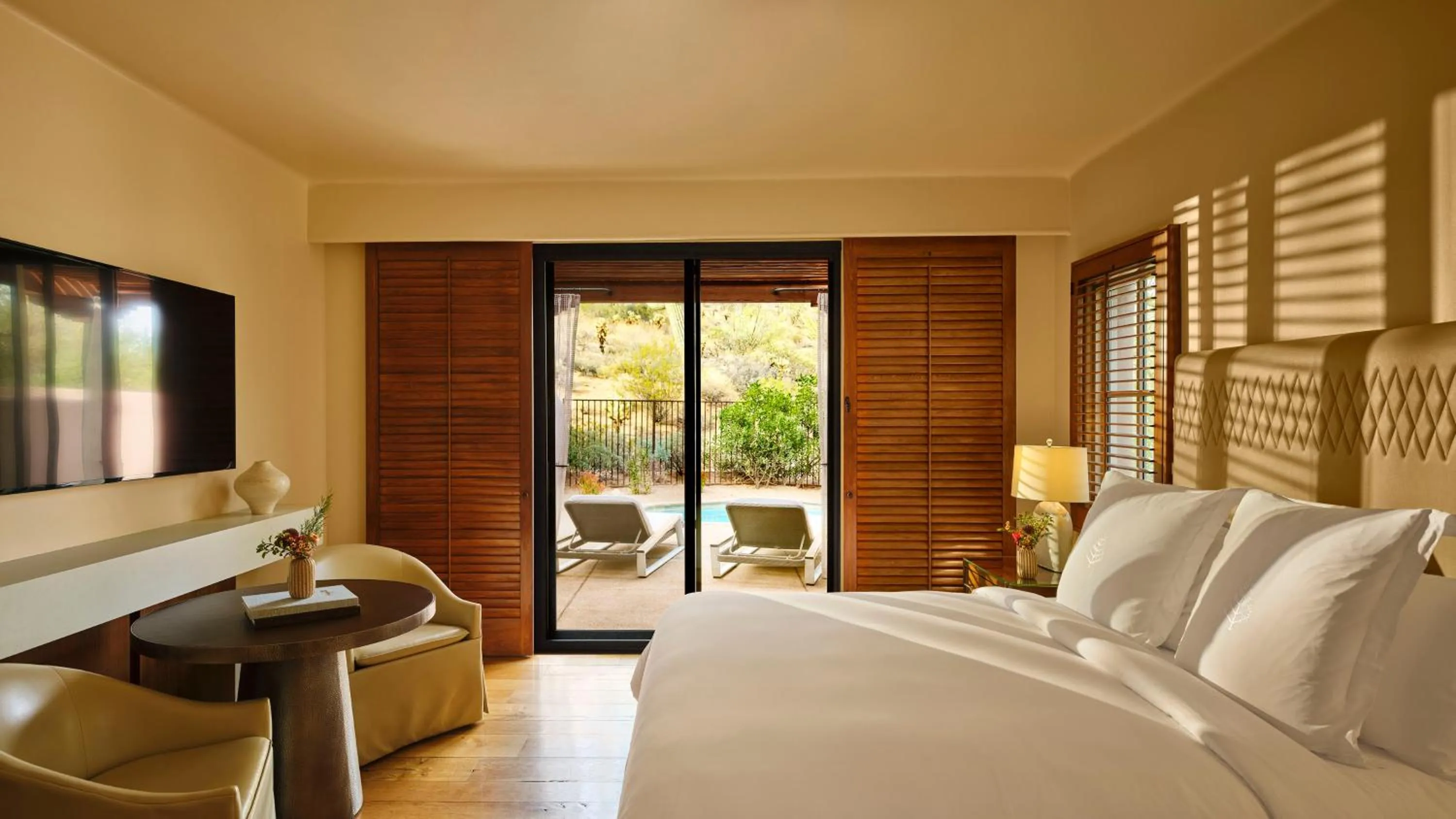 Bed in Four Seasons Resort Scottsdale at Troon North