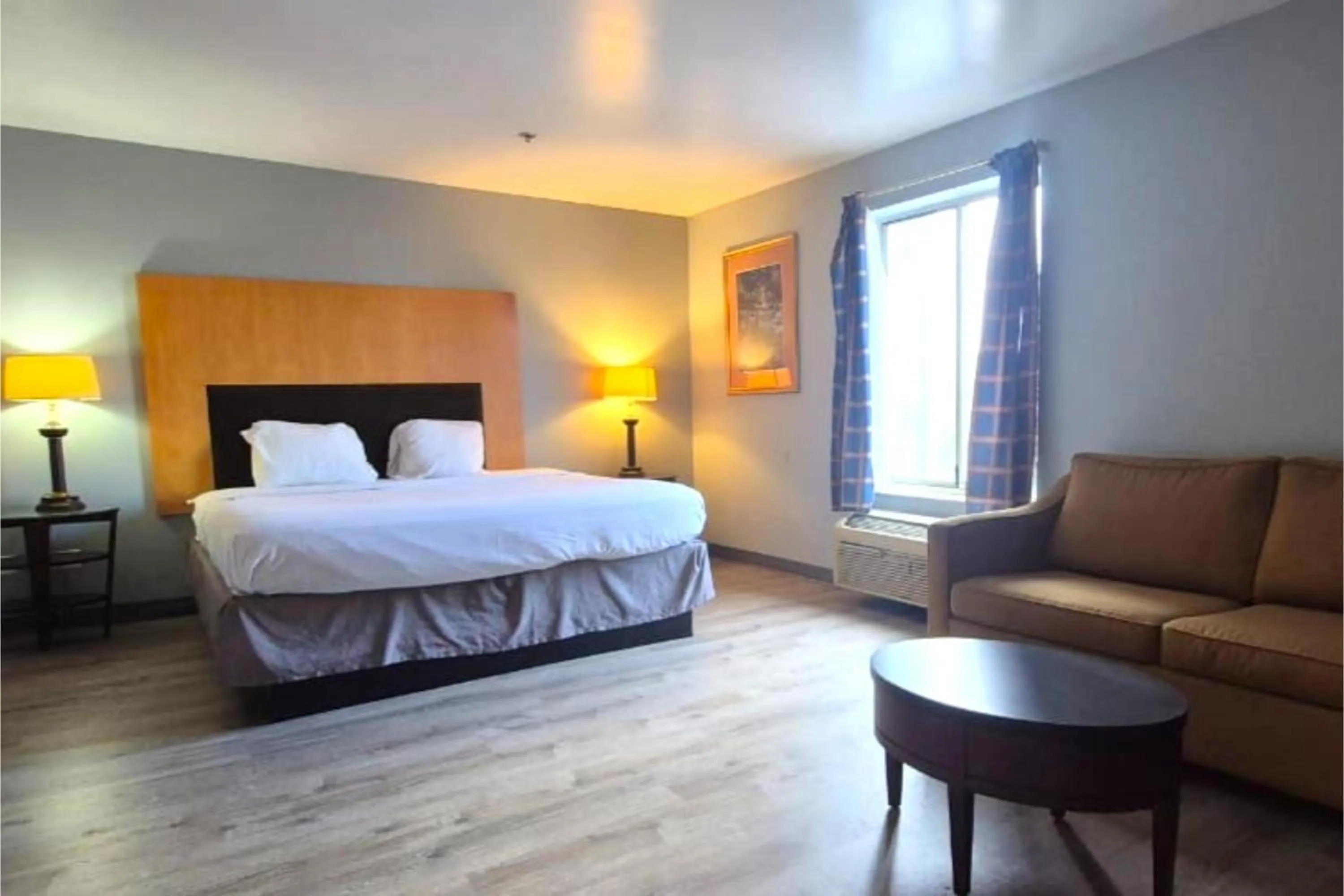 Bedroom, Bed in Kings Inn By OYO Calumet Park I-57