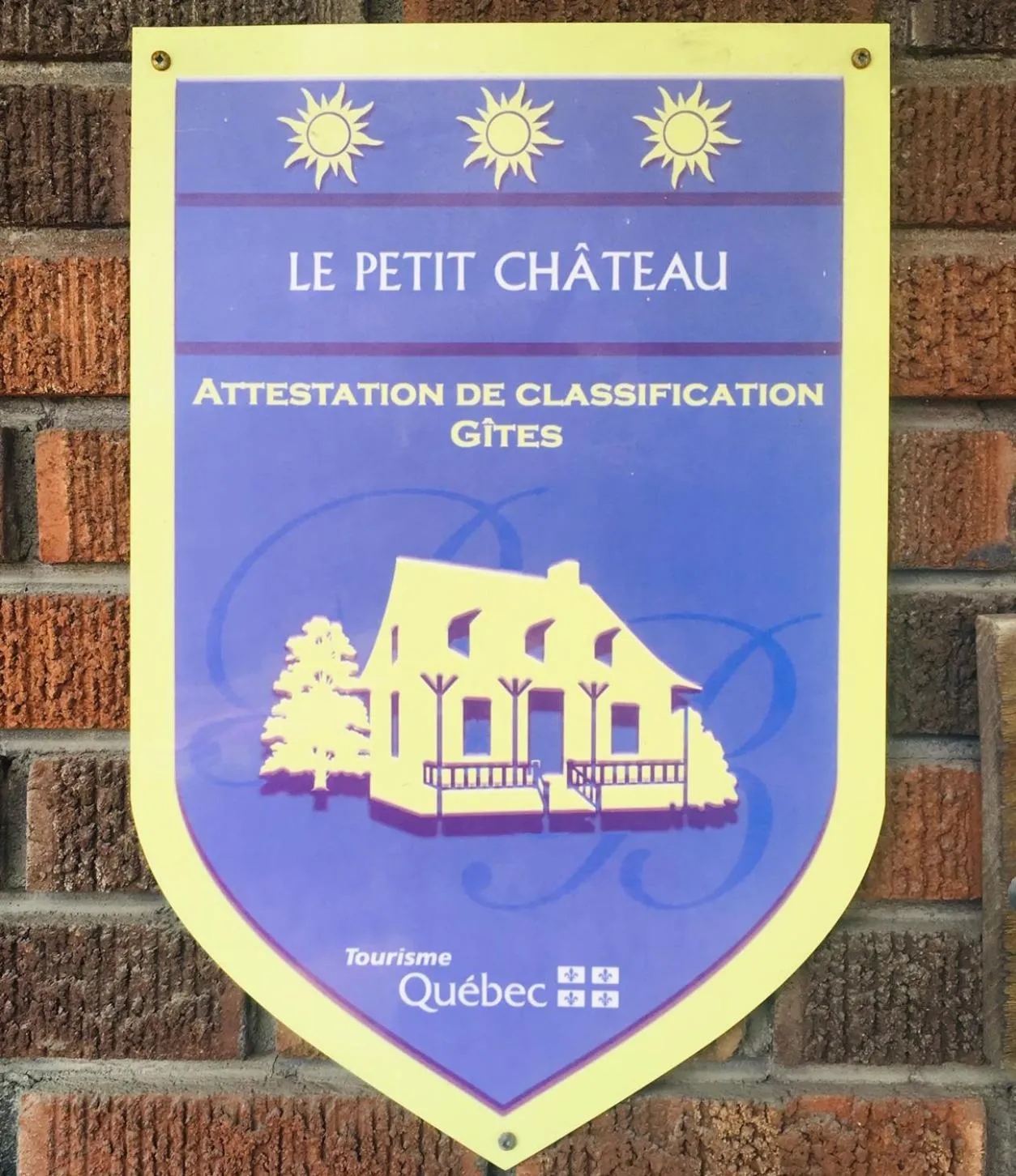 Le Petit Château Montebello B&B