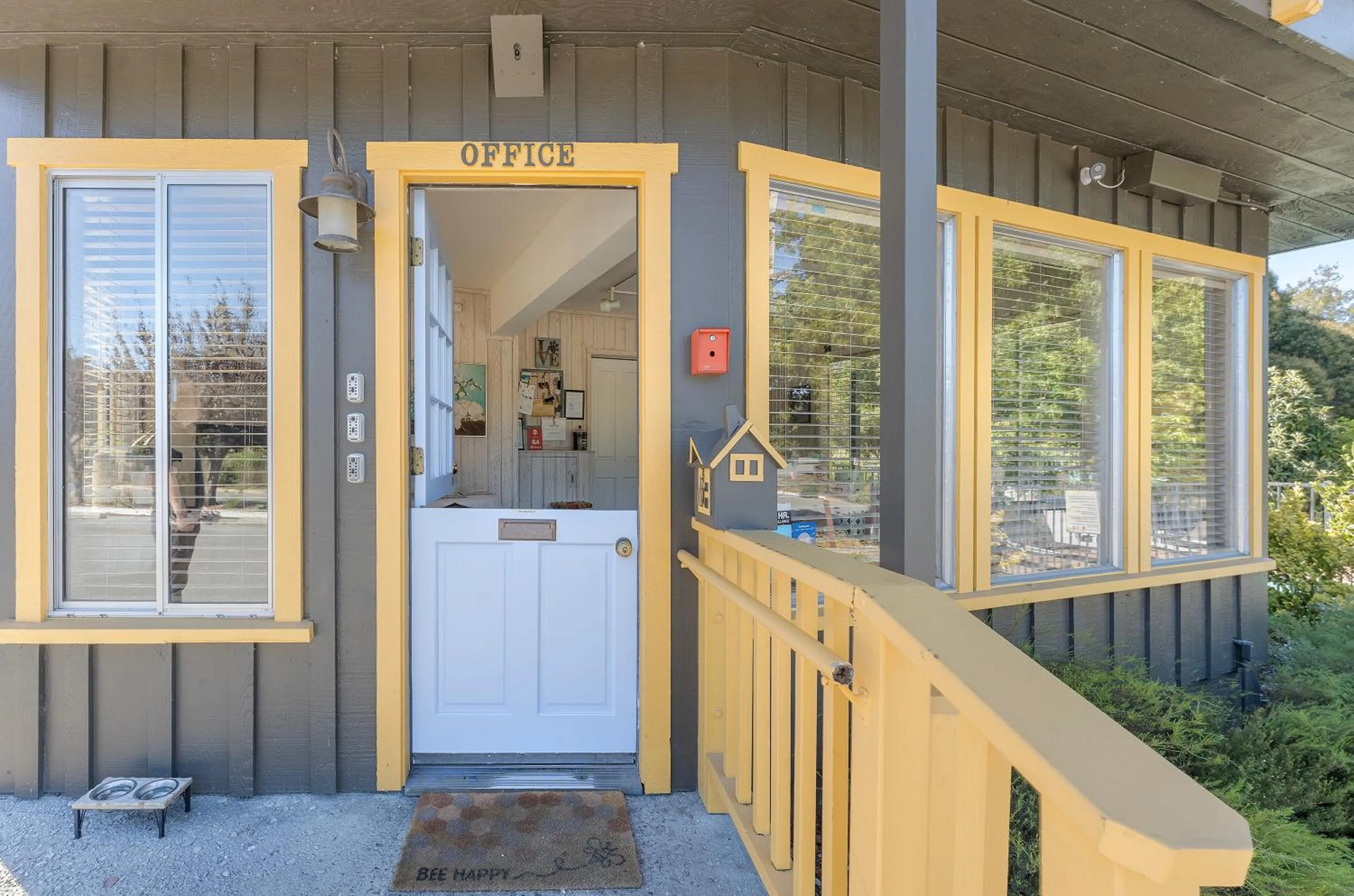 Lobby or reception in Carmel River Inn & Cottages