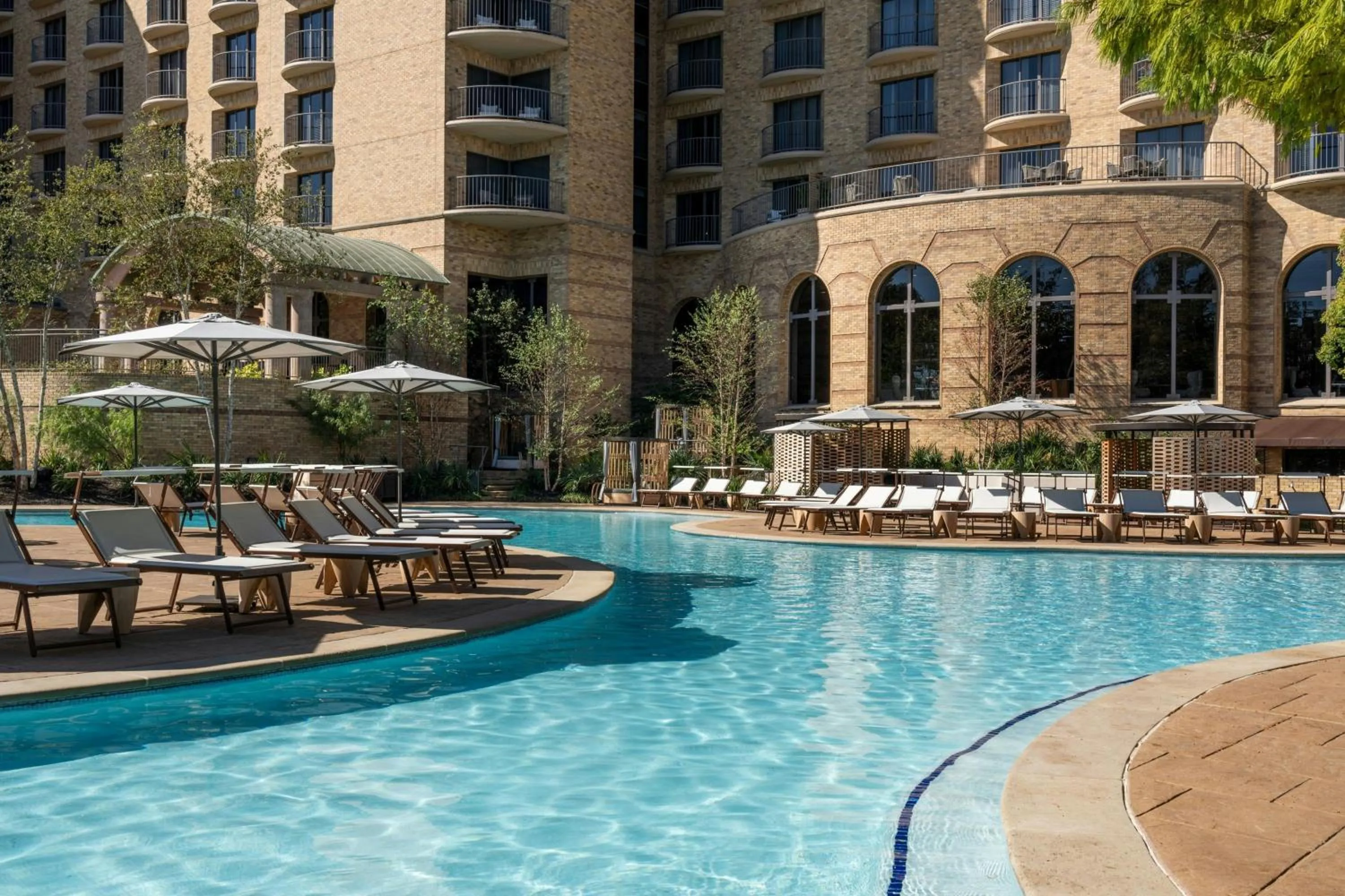 Swimming pool in The Ritz-Carlton Dallas, Las Colinas