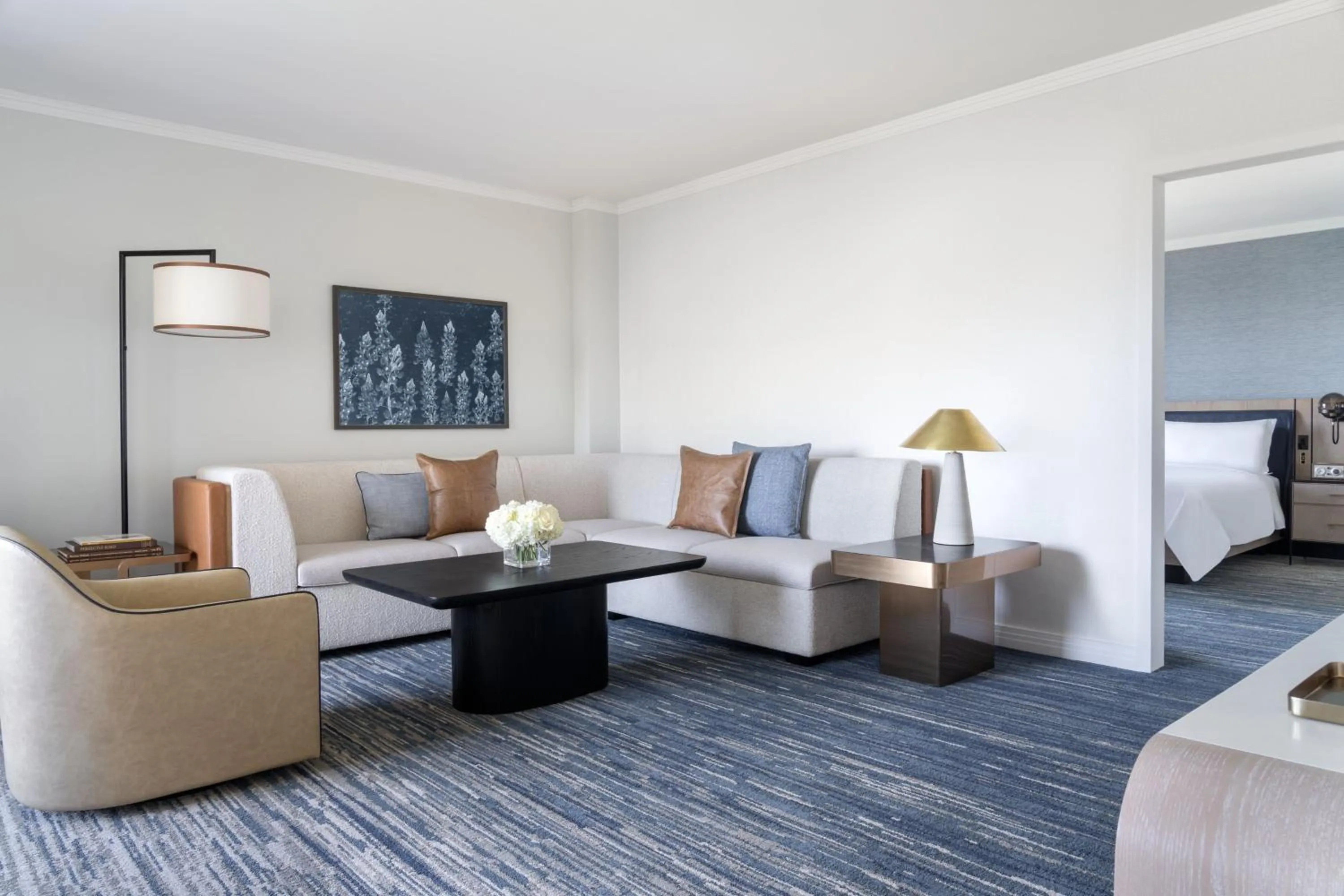 Living room in The Ritz-Carlton Dallas, Las Colinas