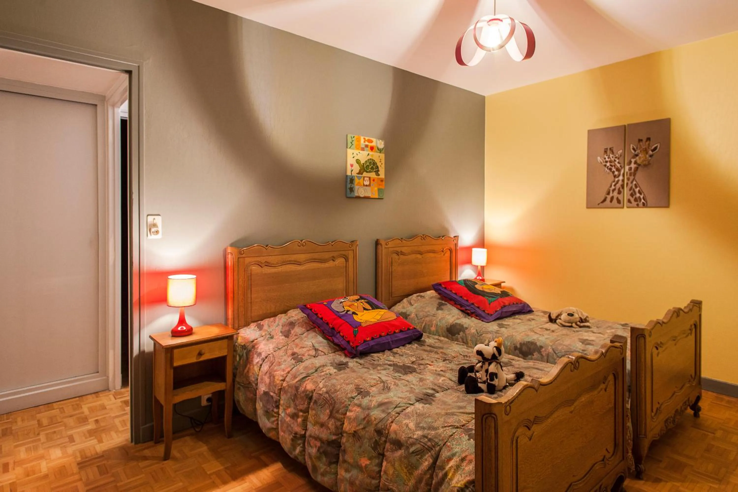 Bedroom, Bed in Chambres d'hôtes Domaine des Iris