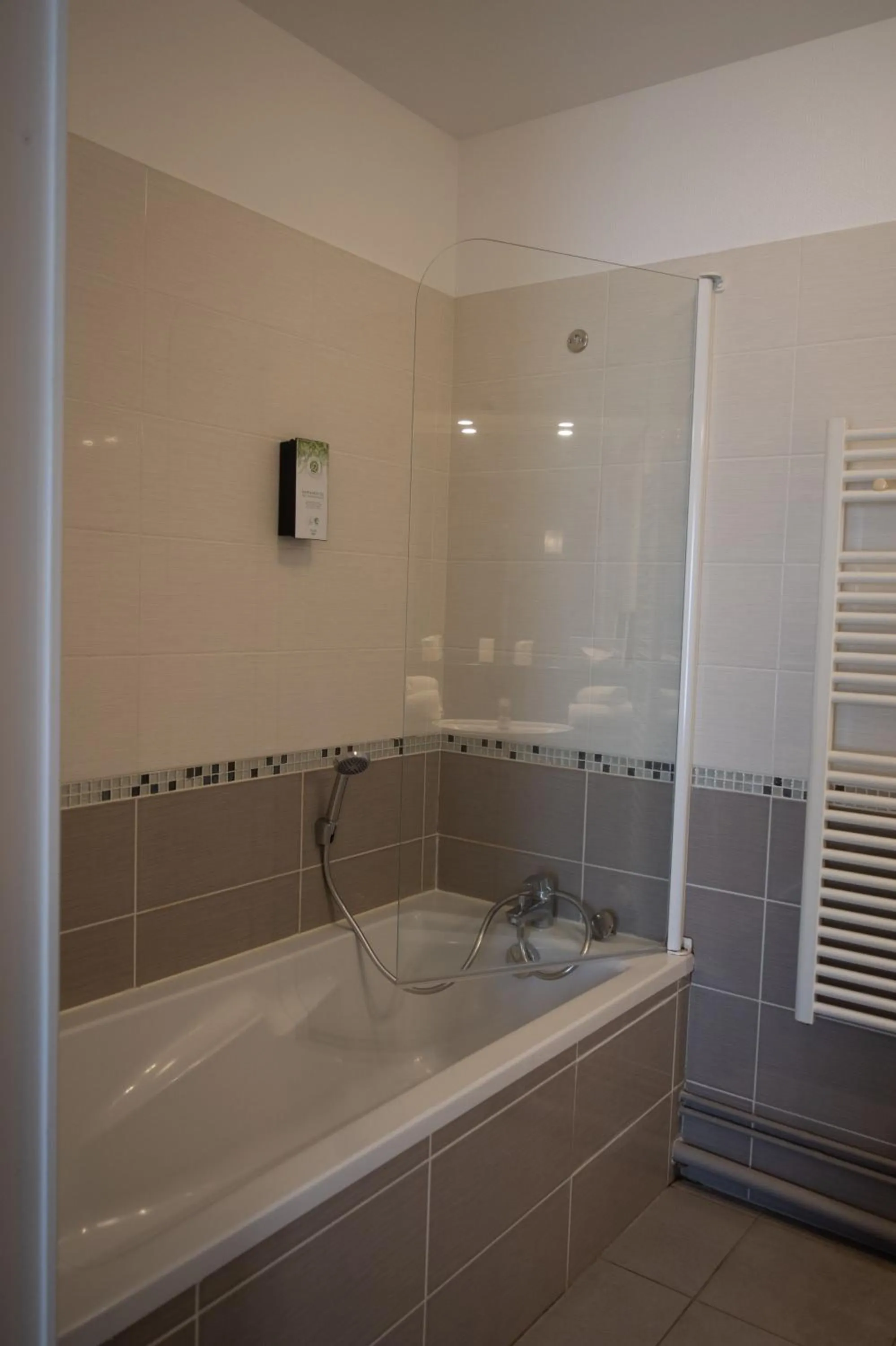 Bath in Tulip Inn Honfleur Residence & Spa