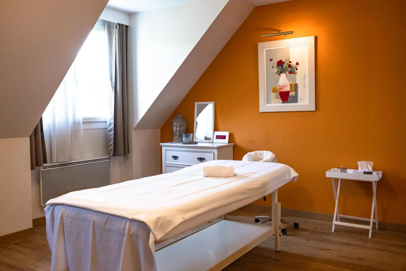 Massage, Bed in Tulip Inn Honfleur Residence & Spa