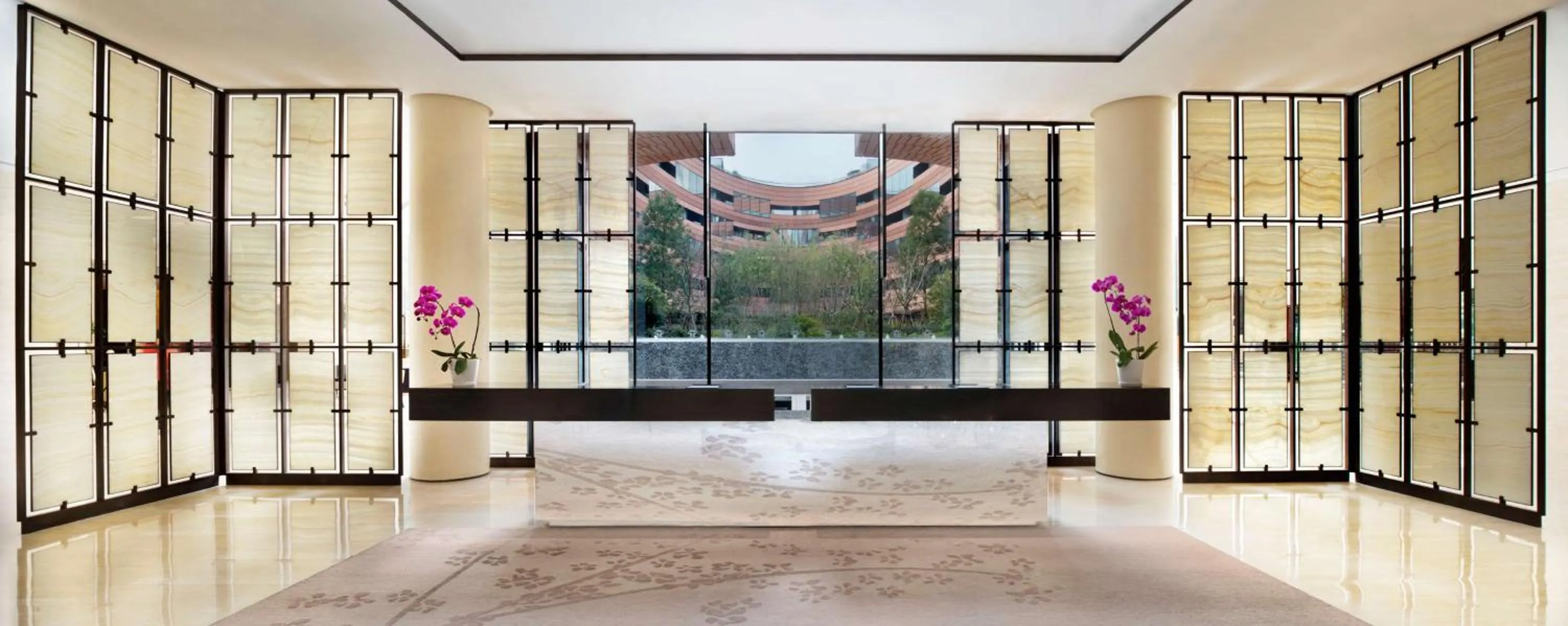 Lobby or reception in HUALUXE Shanghai Twelve At Hengshan
