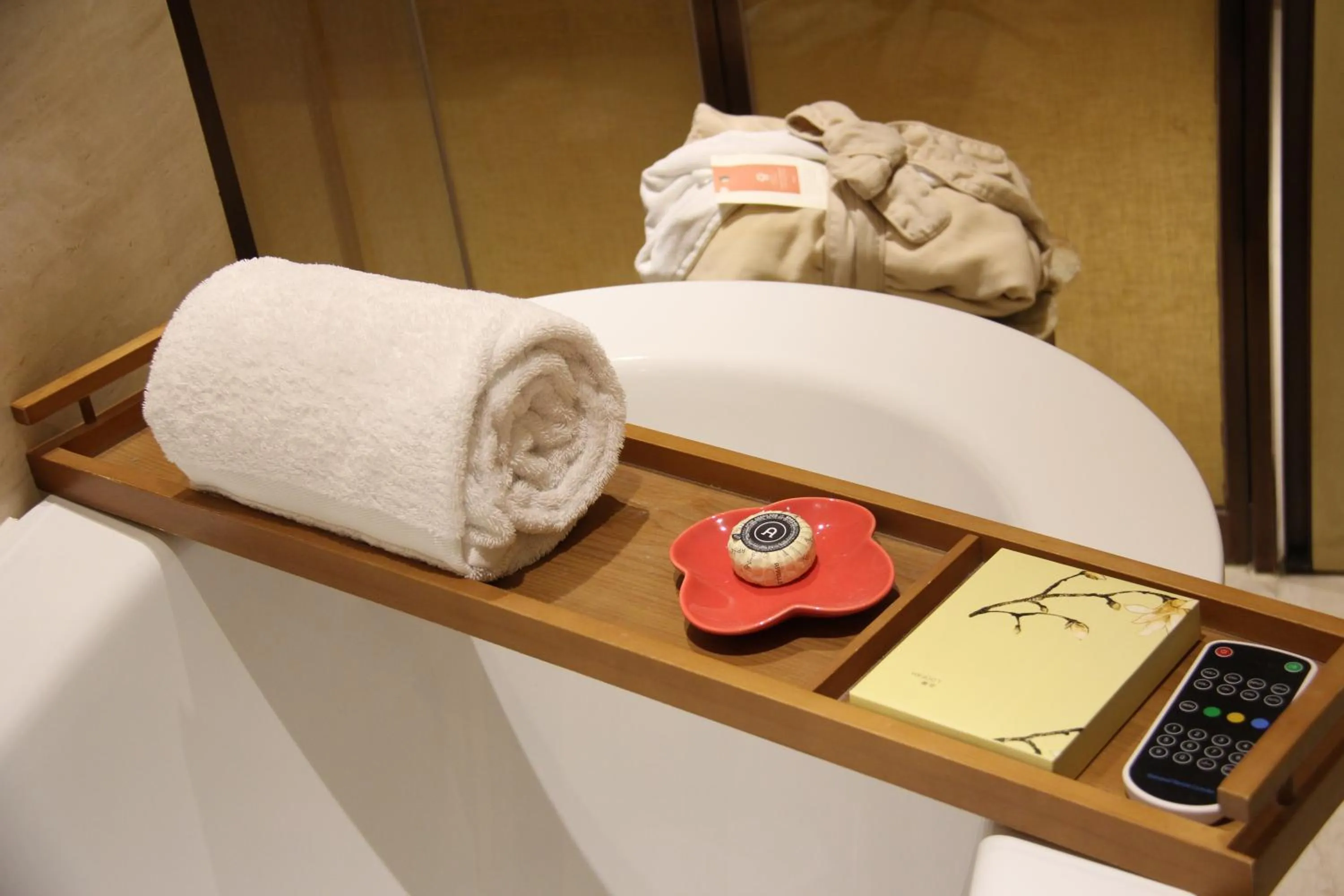 towels in HUALUXE Shanghai Twelve At Hengshan