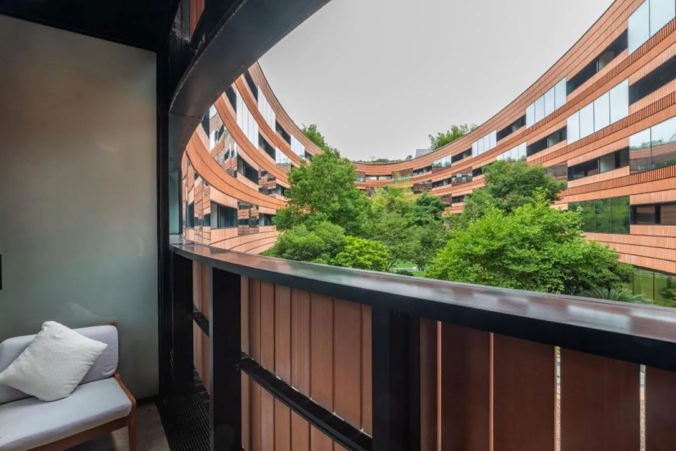 Property building in HUALUXE Shanghai Twelve At Hengshan