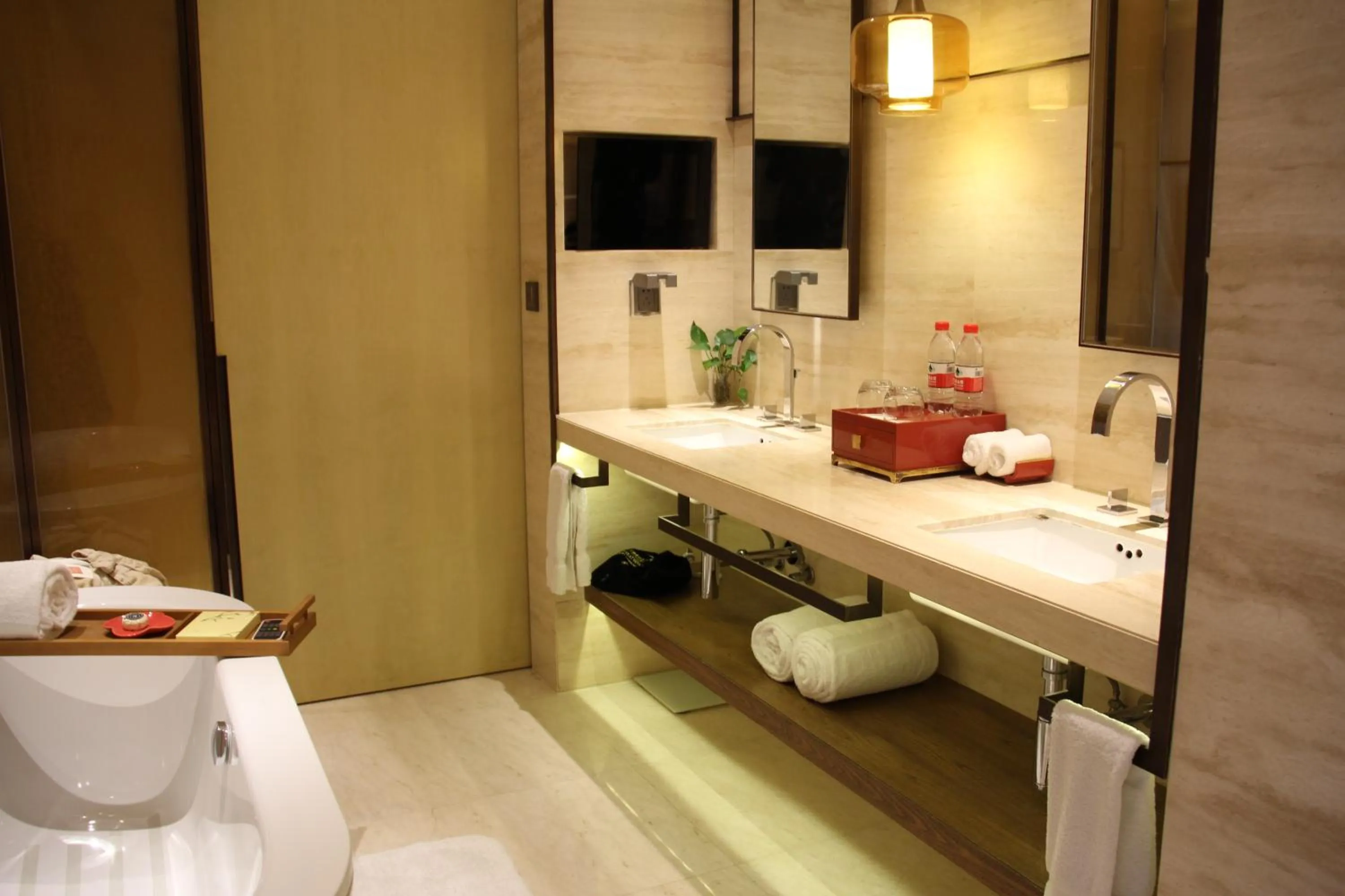 Bathroom in HUALUXE Shanghai Twelve At Hengshan