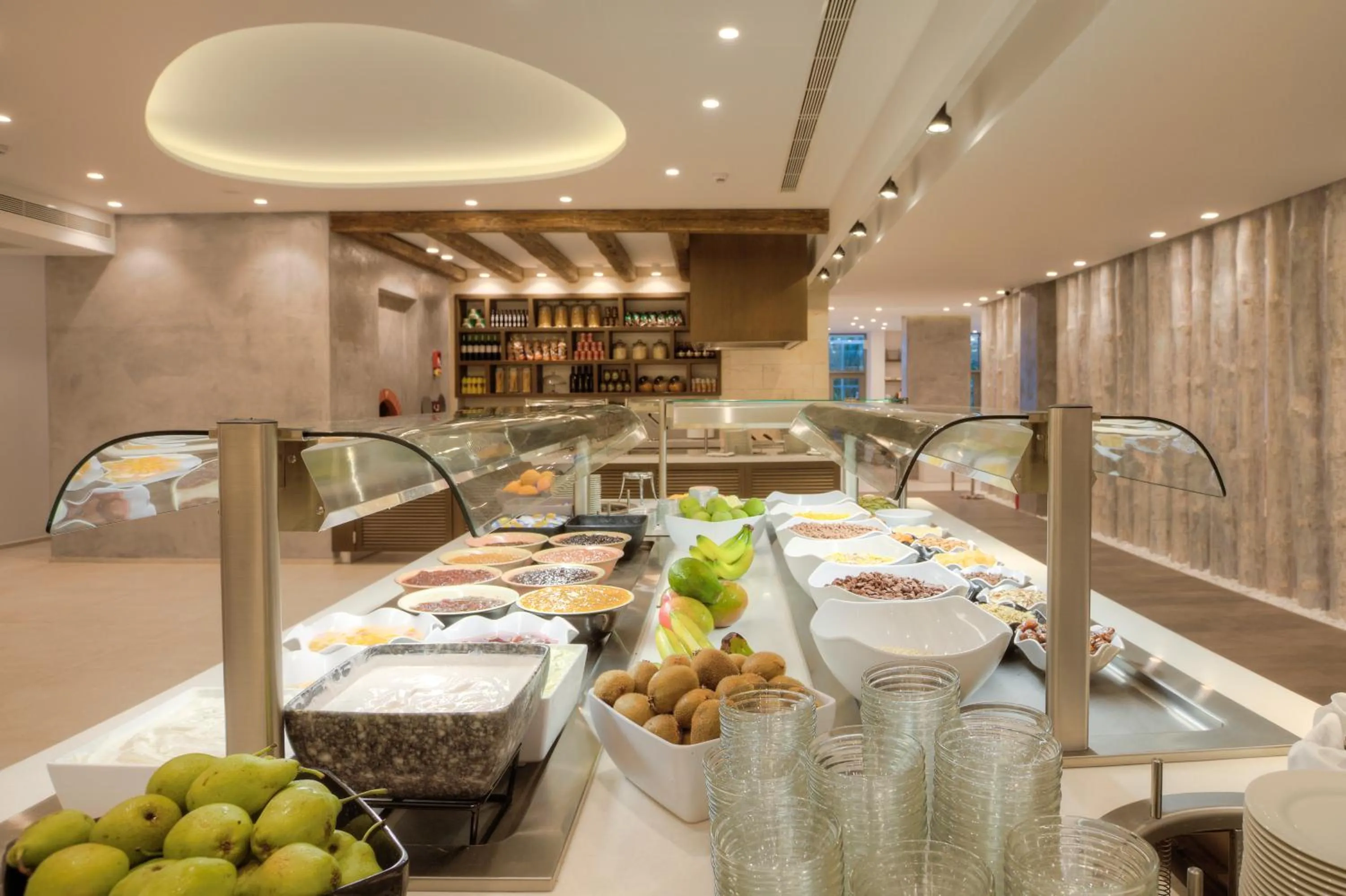 Restaurant/places to eat in Caravia Beach Hotel