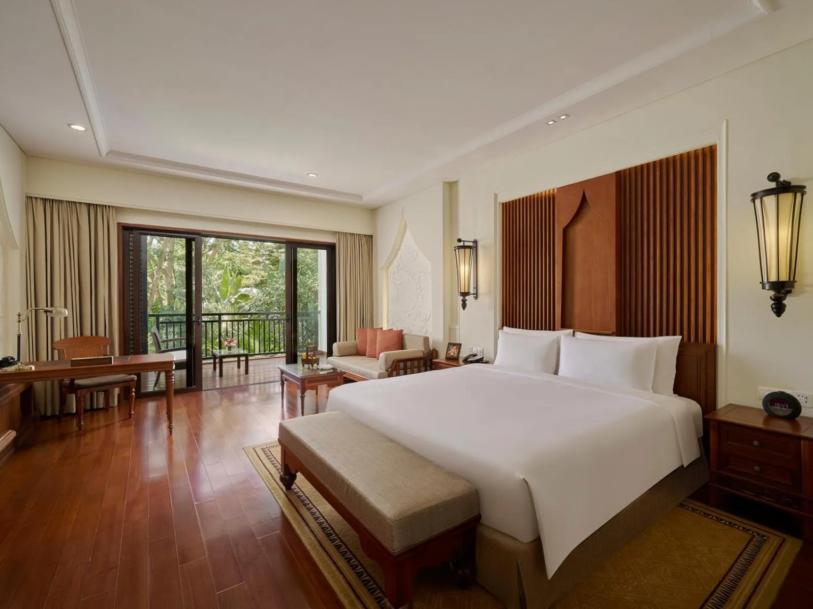 Bed in InterContinental Xishuangbanna Resort by IHG