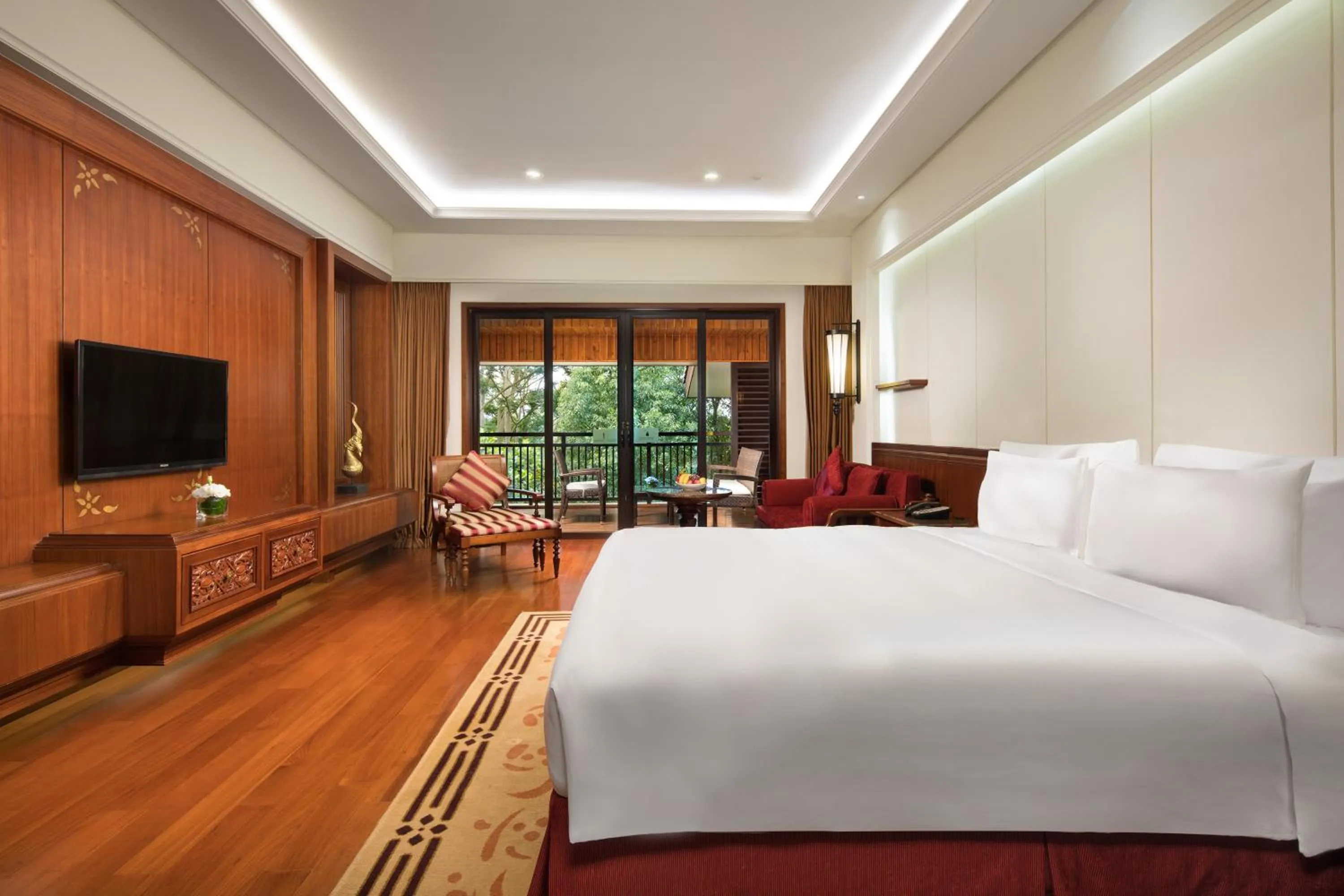 Bed in InterContinental Xishuangbanna Resort by IHG