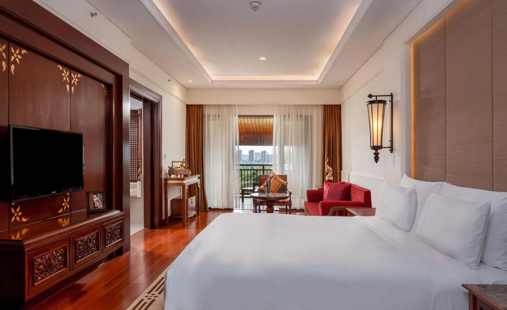 Bed in InterContinental Xishuangbanna Resort by IHG