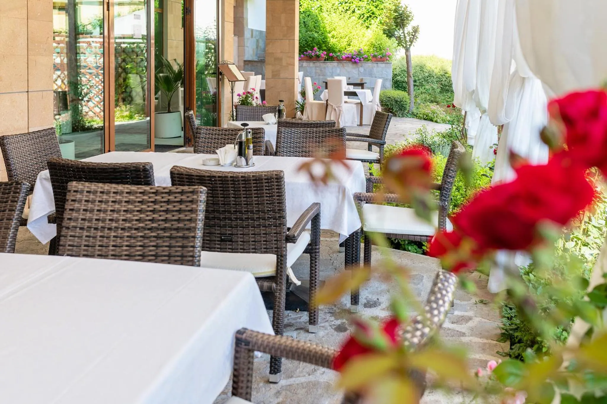 Restaurant/places to eat in Garden of Eden Complex