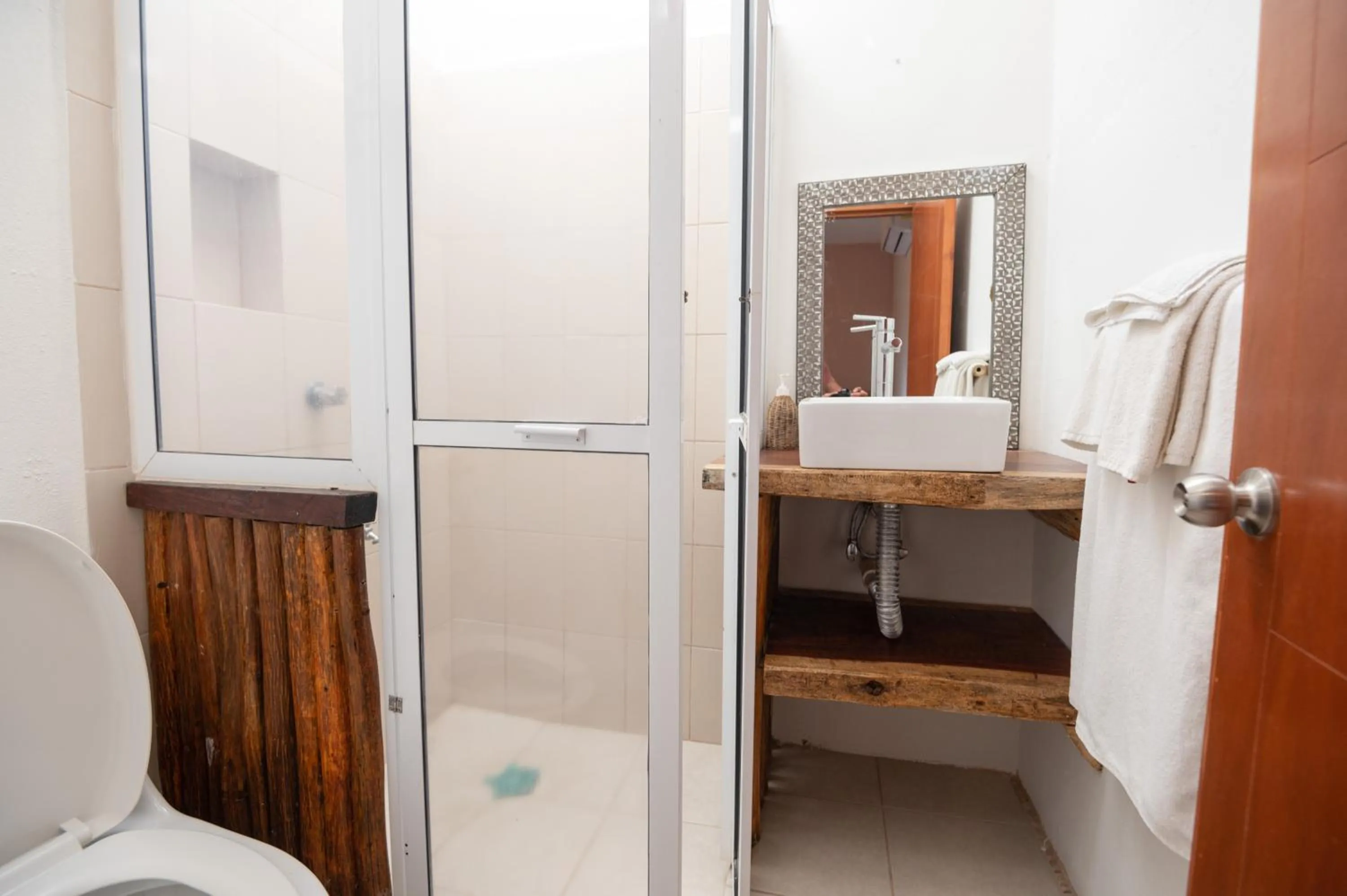 Bathroom in Huaya Camp
