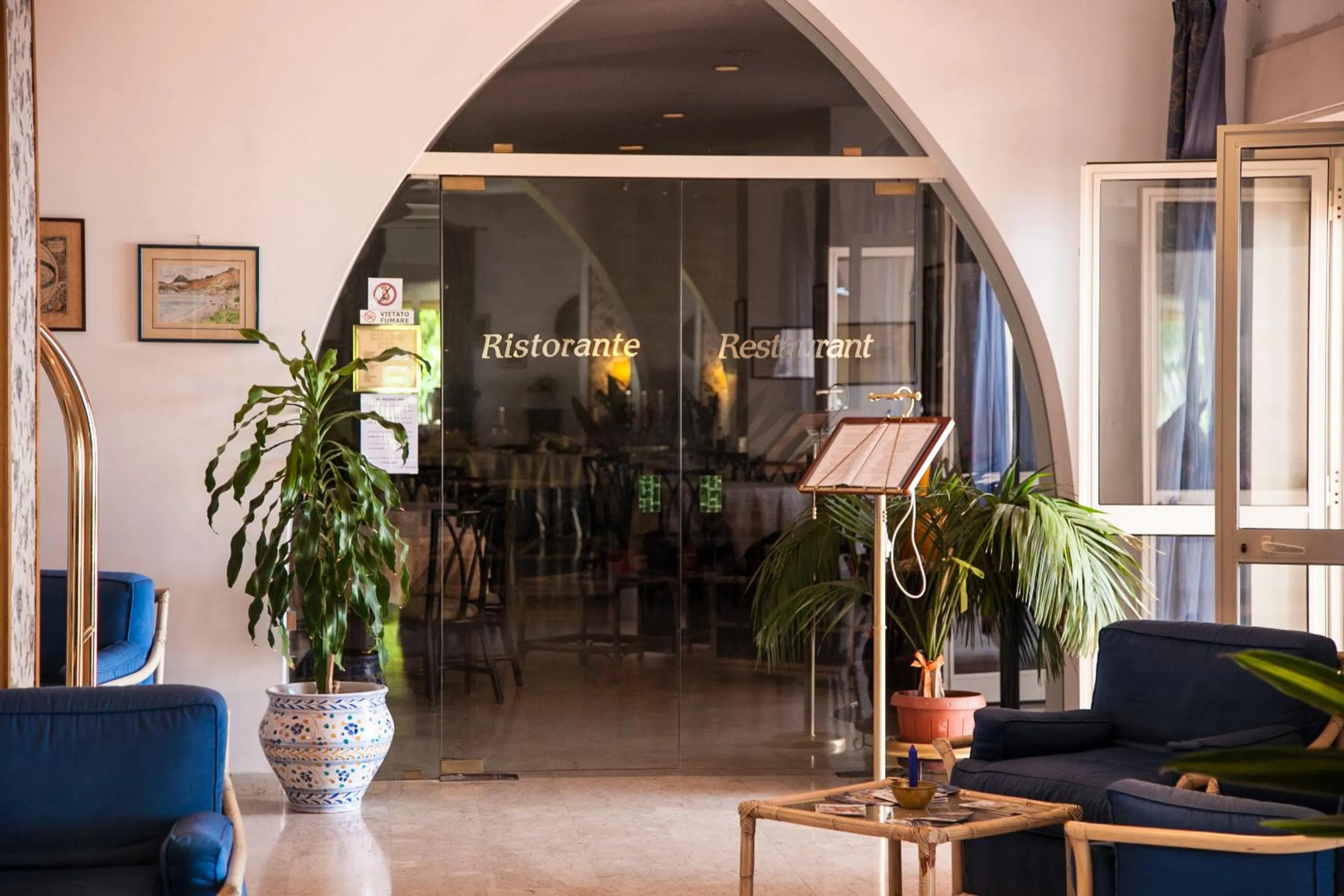 Restaurant/places to eat in Park Hotel Silemi