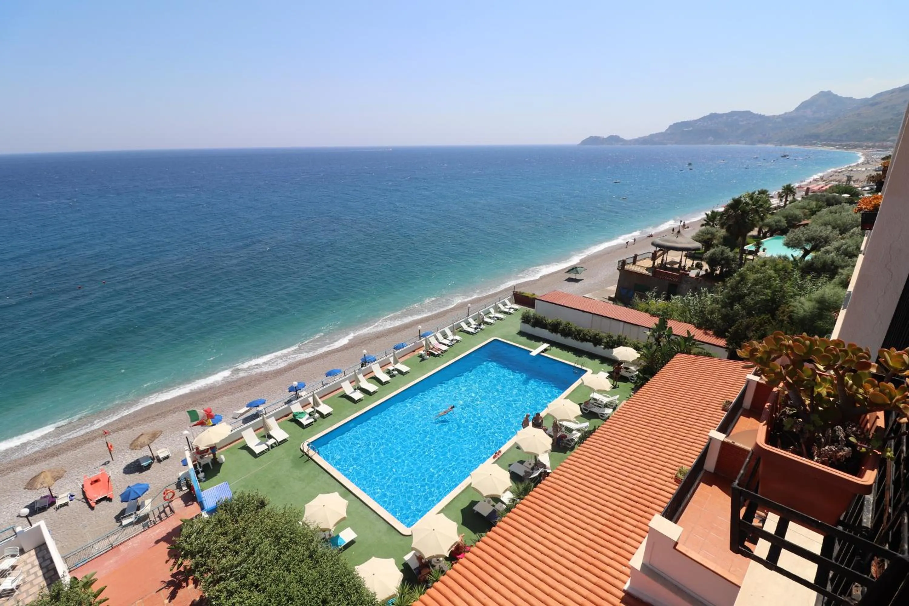 Pool view in Park Hotel Silemi