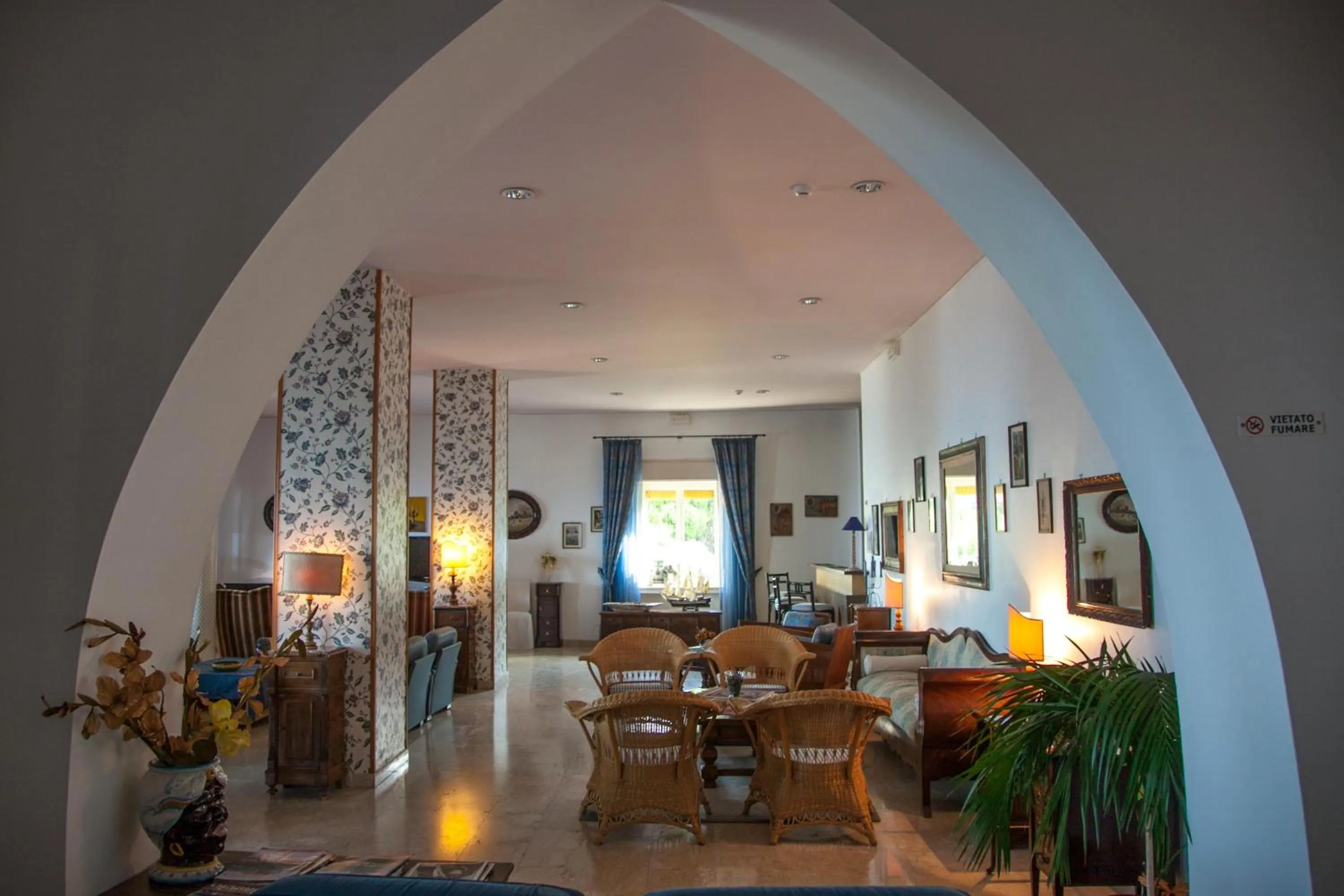 Seating area in Park Hotel Silemi