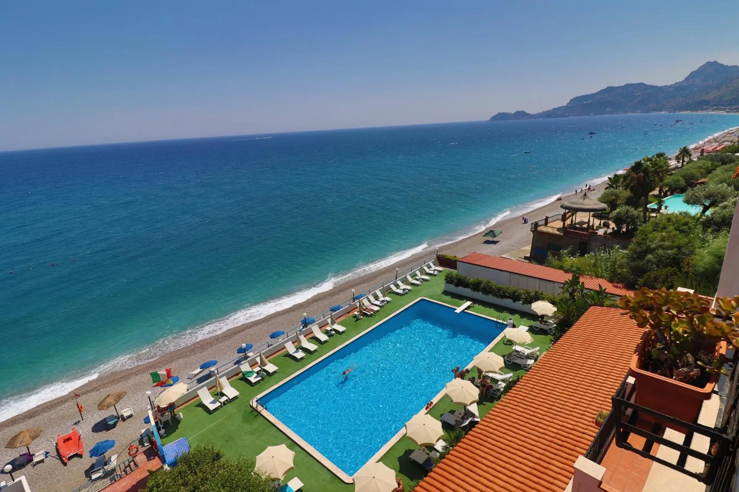 Pool view in Park Hotel Silemi