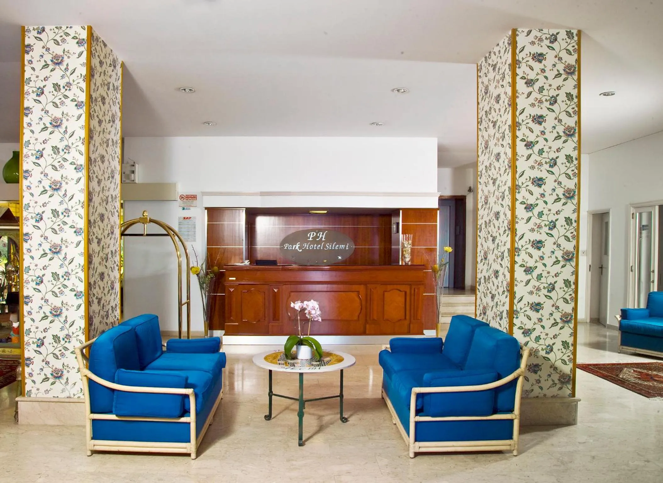 Lobby or reception in Park Hotel Silemi