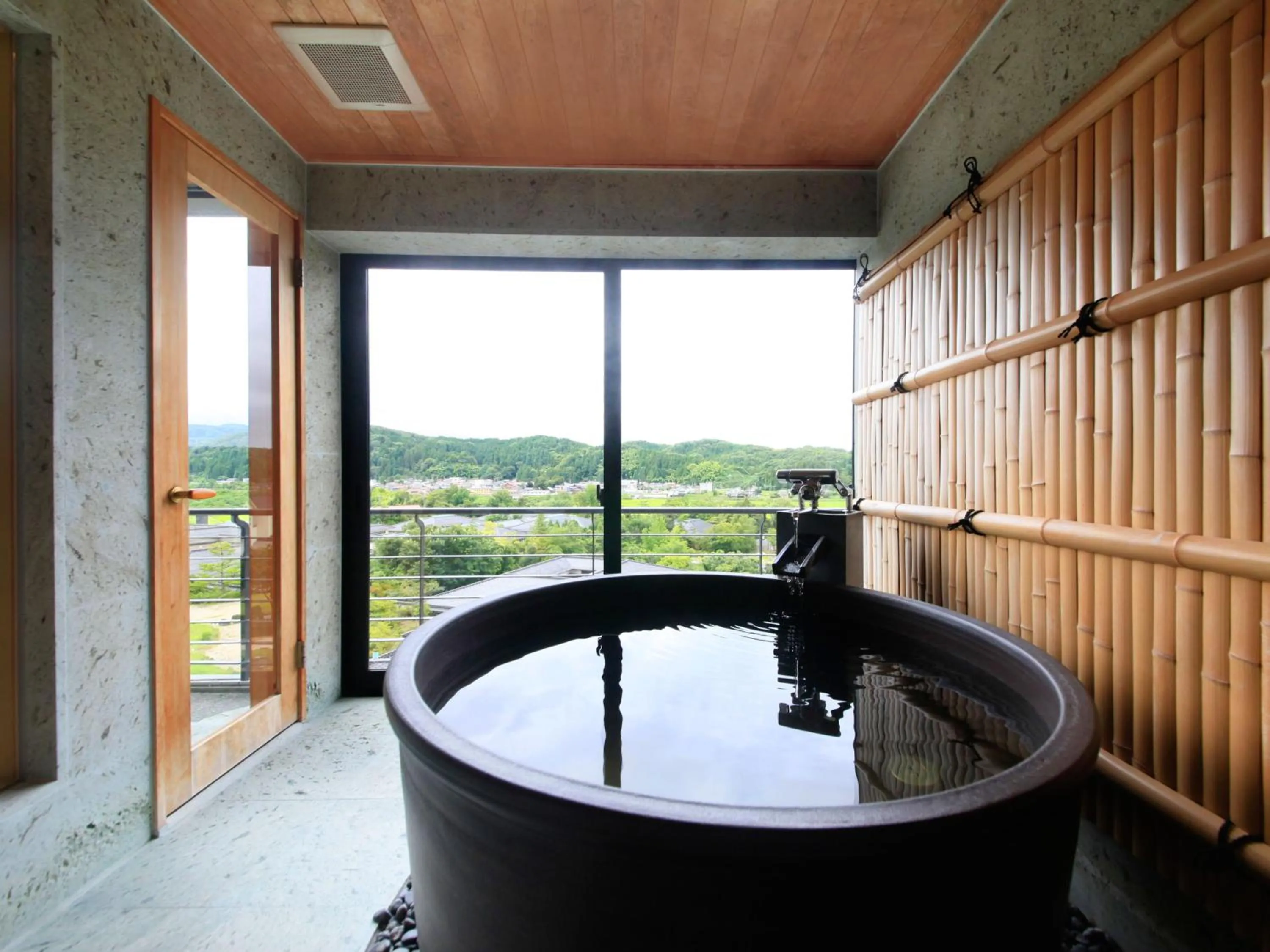 Yamashiro Onsen Miyabi no Yado Kaga Hyakumangoku