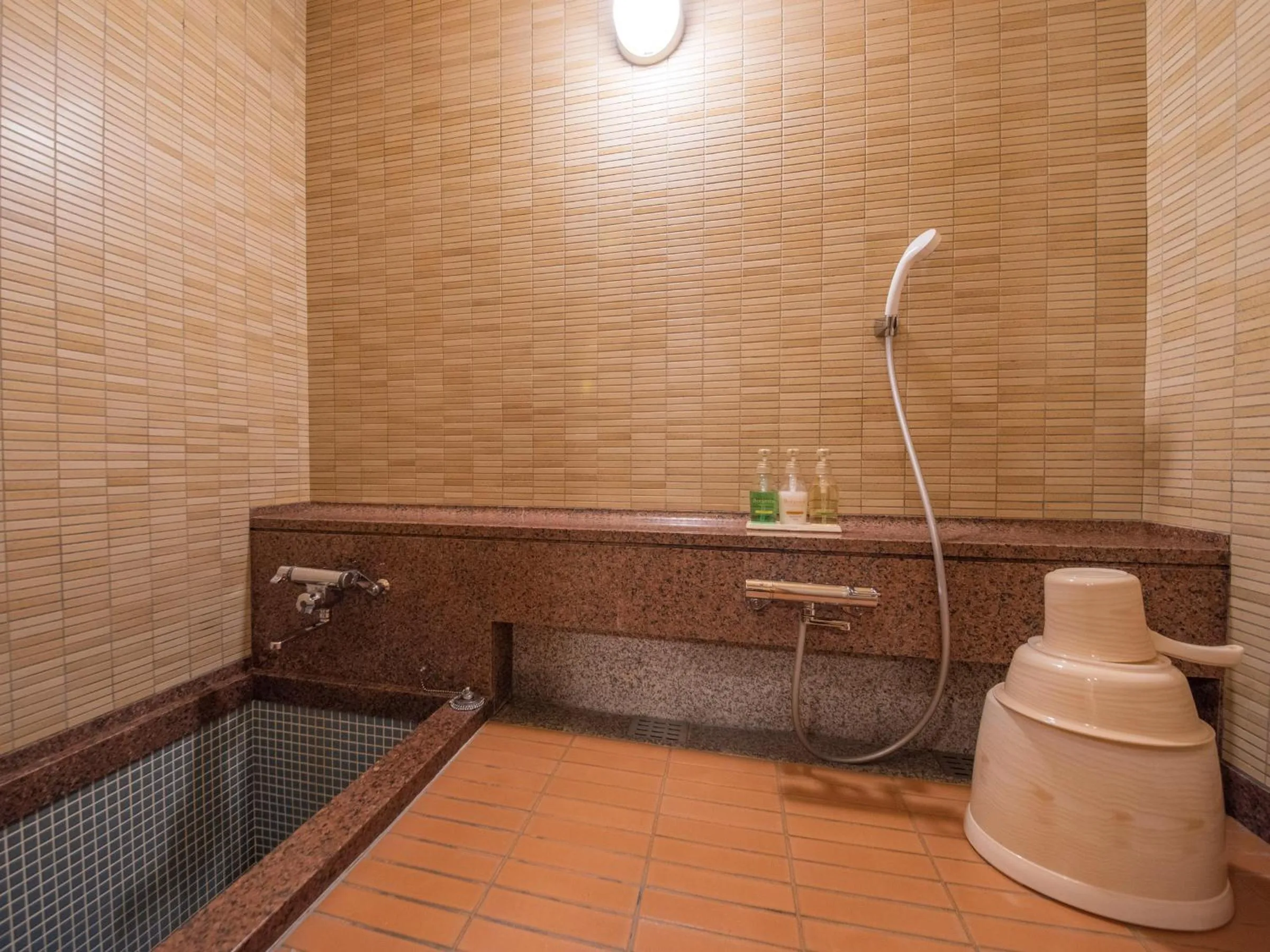 Bathroom in Yamashiro Onsen Miyabi no Yado Kaga Hyakumangoku