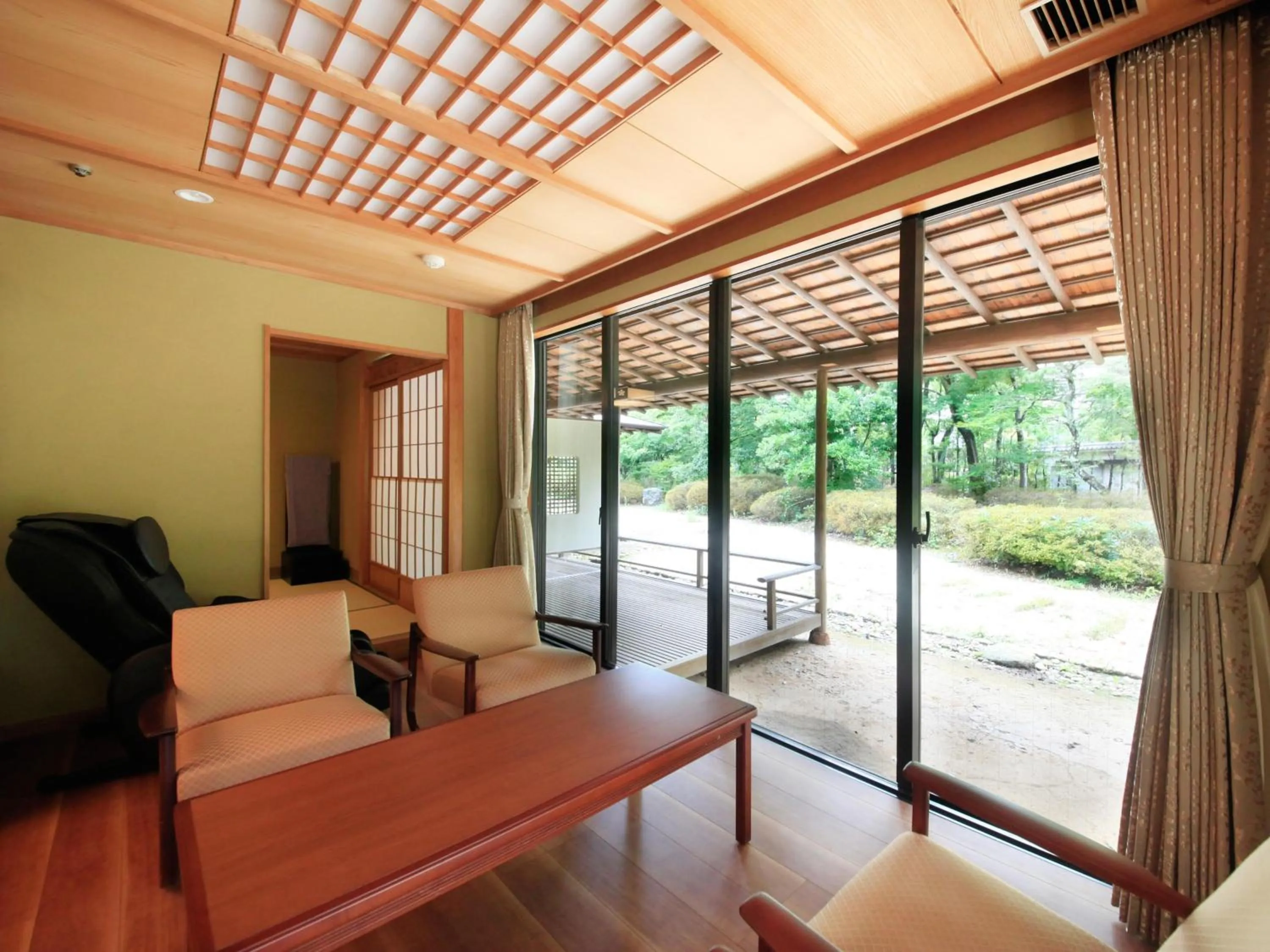 Yamashiro Onsen Miyabi no Yado Kaga Hyakumangoku