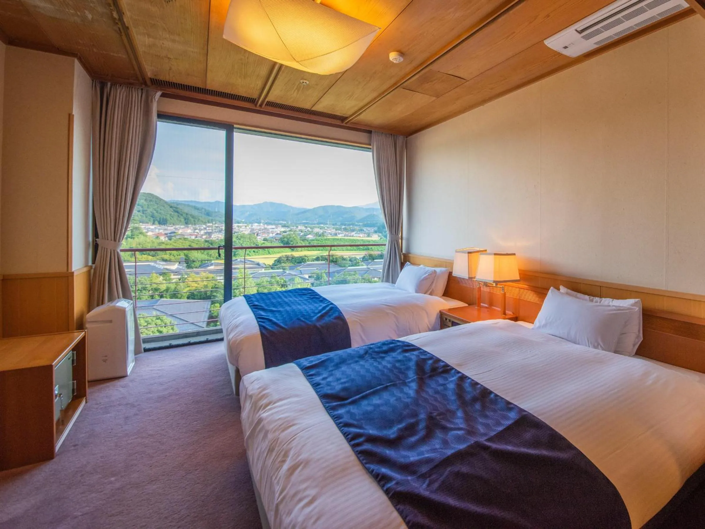 Bed in Yamashiro Onsen Miyabi no Yado Kaga Hyakumangoku