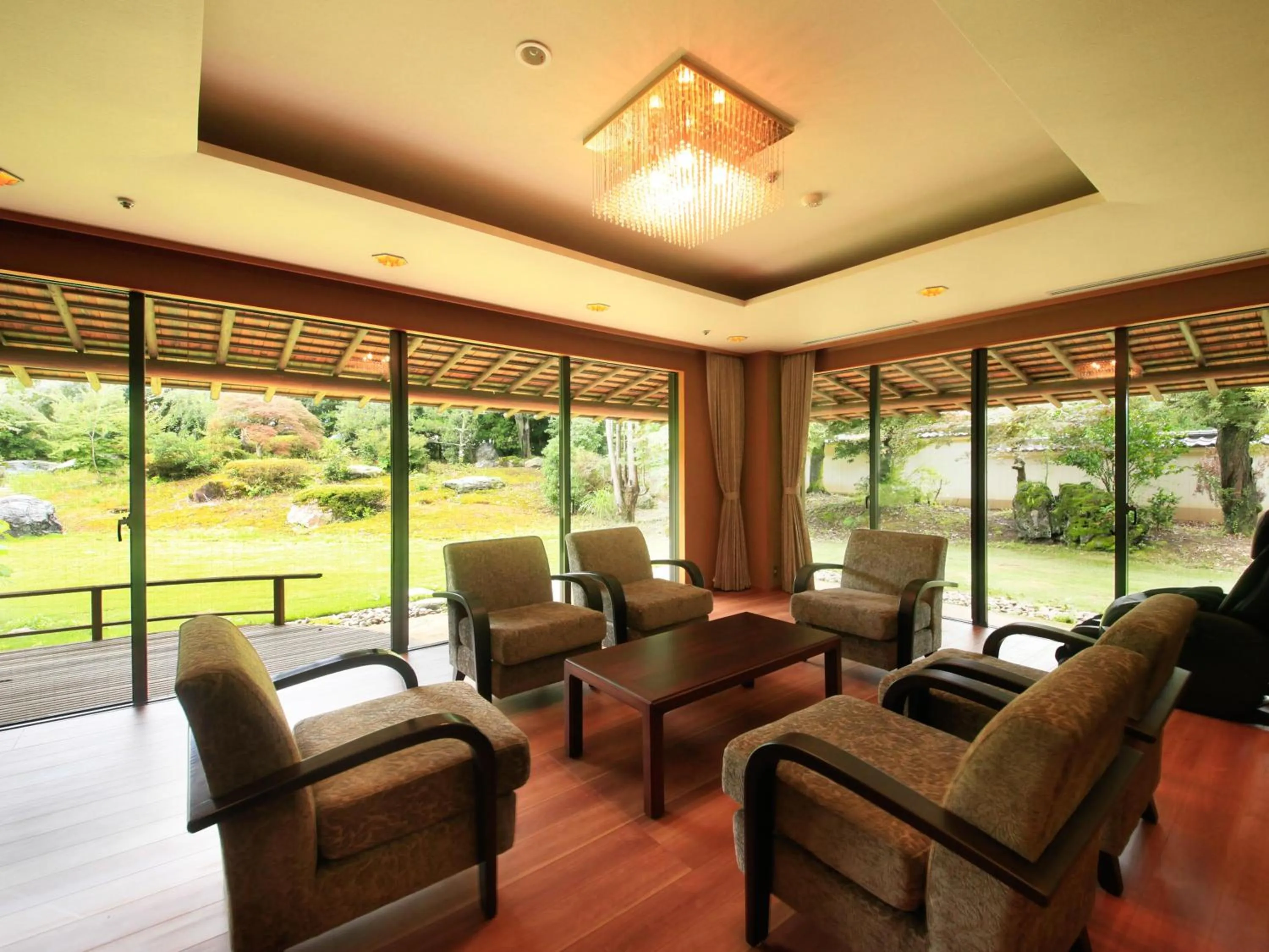 Yamashiro Onsen Miyabi no Yado Kaga Hyakumangoku