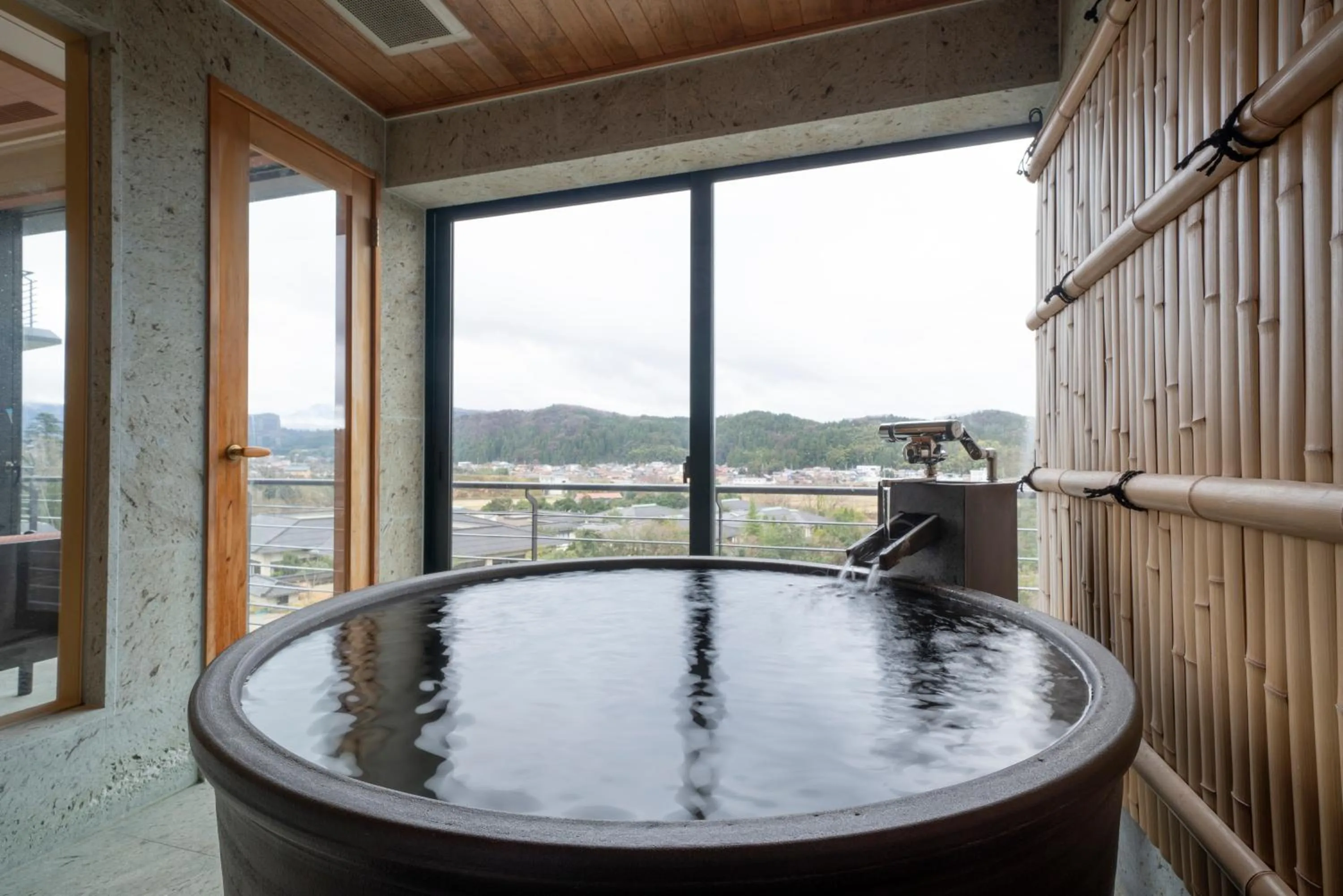 Yamashiro Onsen Miyabi no Yado Kaga Hyakumangoku