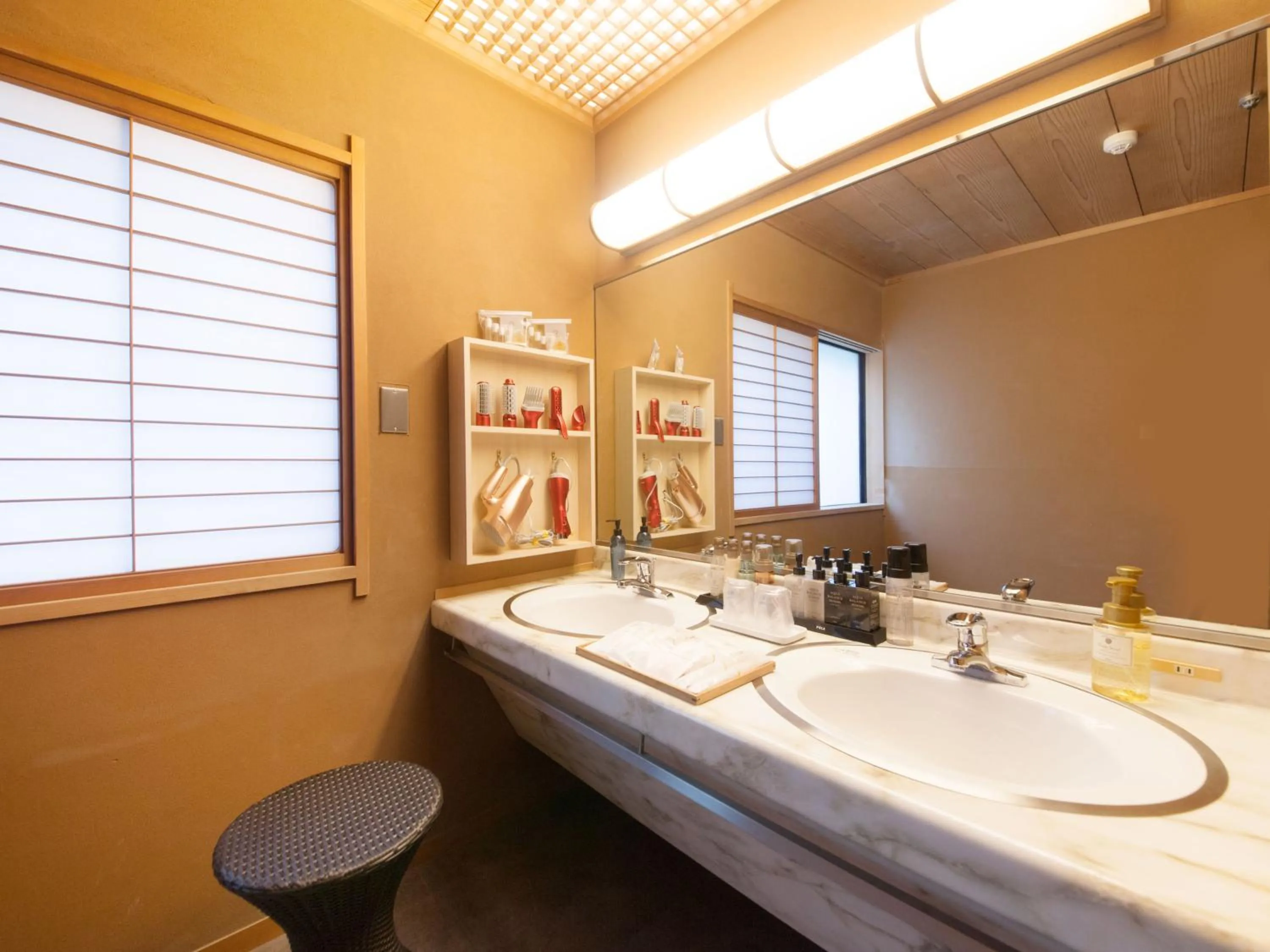 Yamashiro Onsen Miyabi no Yado Kaga Hyakumangoku