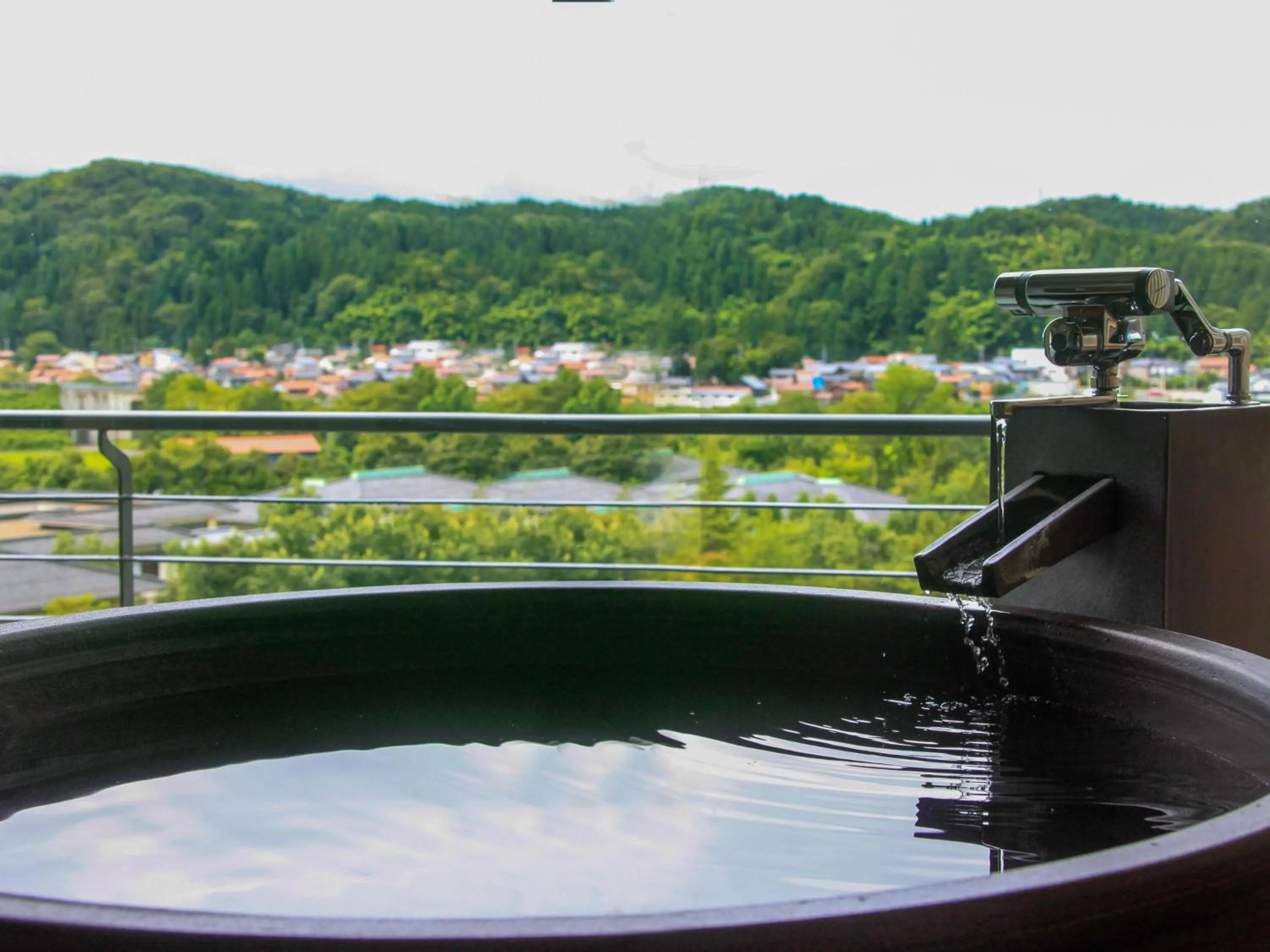 Yamashiro Onsen Miyabi no Yado Kaga Hyakumangoku