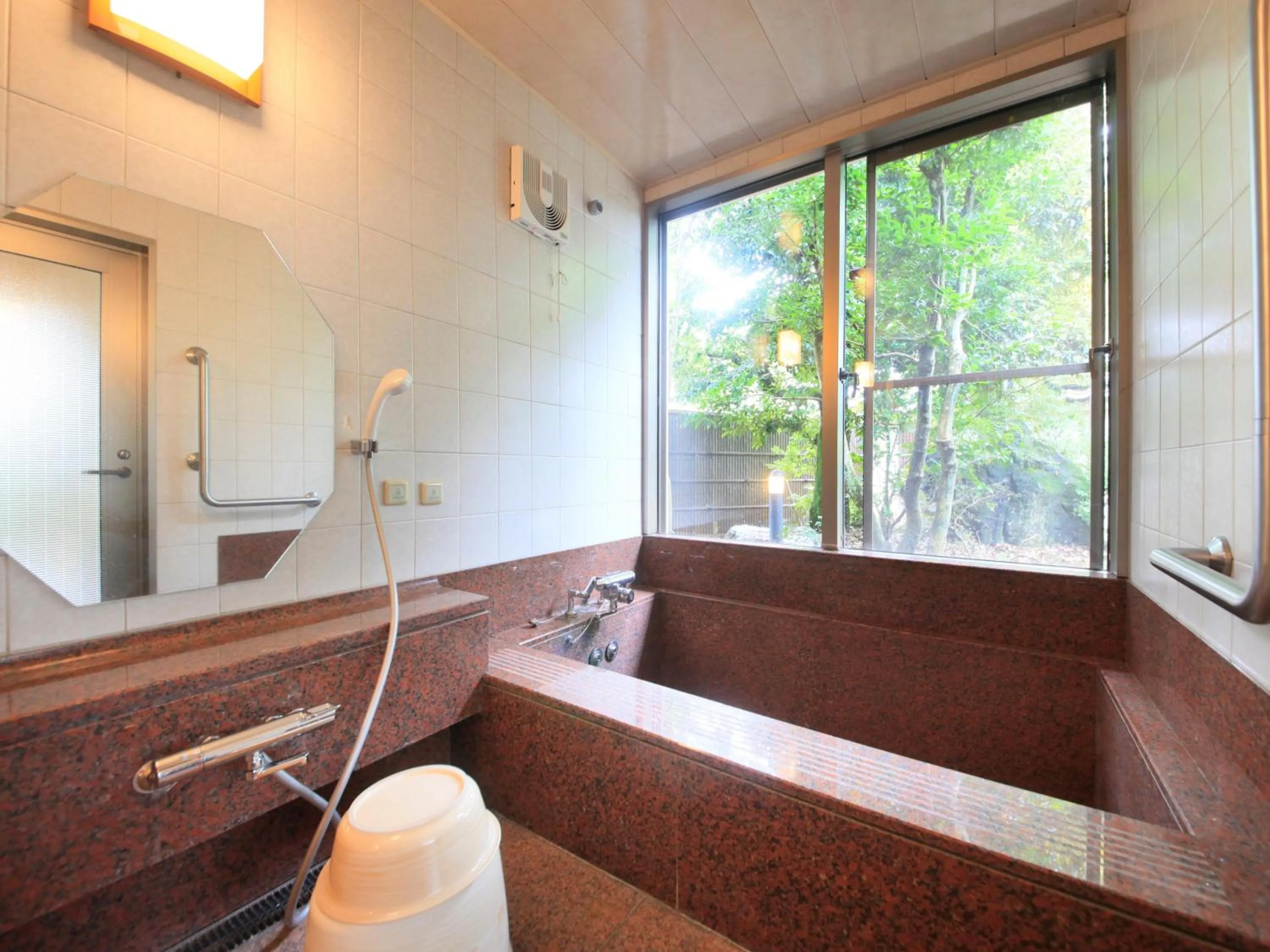 Yamashiro Onsen Miyabi no Yado Kaga Hyakumangoku