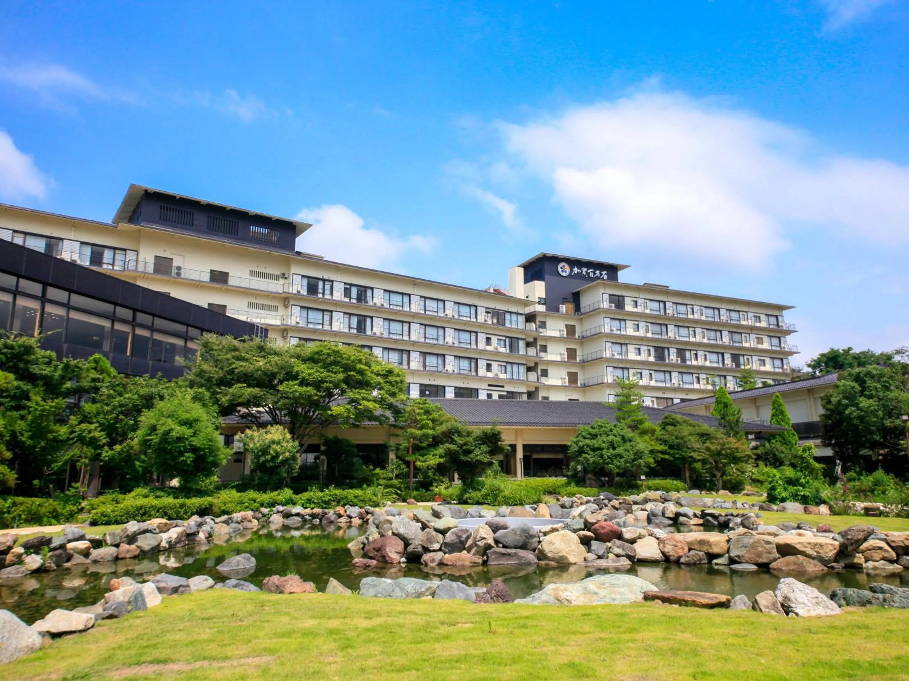 Facade/entrance in Yamashiro Onsen Miyabi no Yado Kaga Hyakumangoku