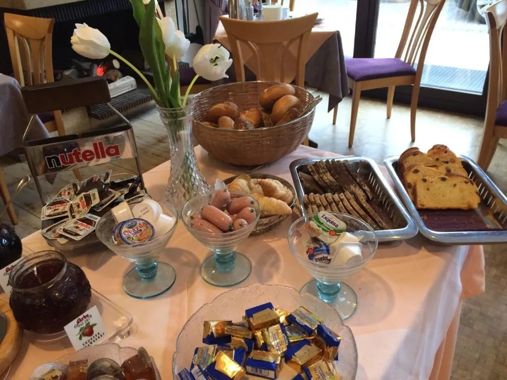 Buffet breakfast in Hotel garni Fuchs