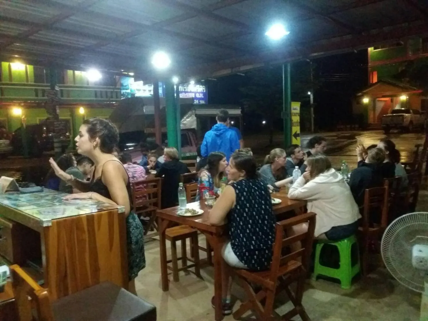 Food and drinks in RuengsriSiri Guesthouse