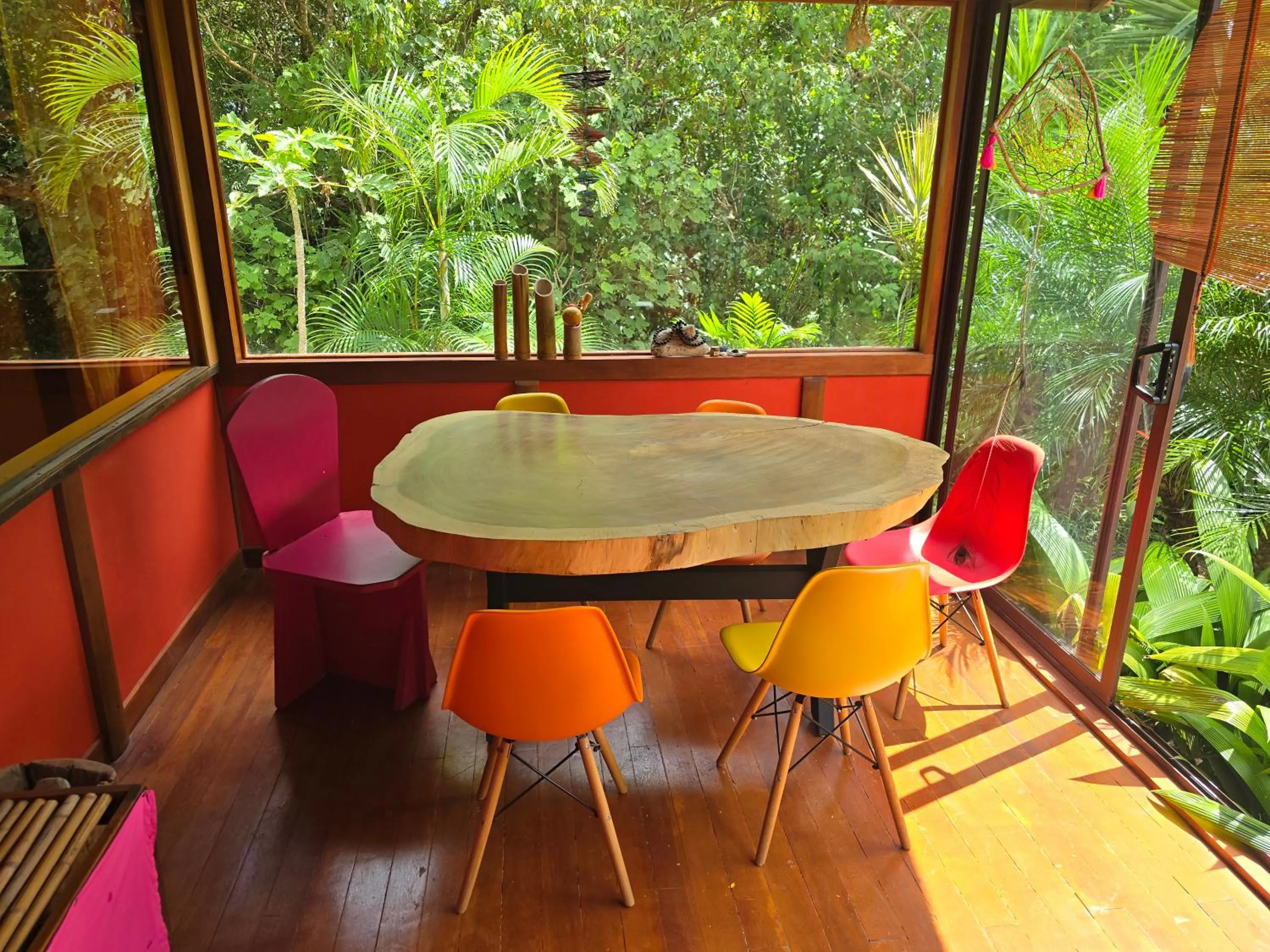 Living room in El Sol Monteverde