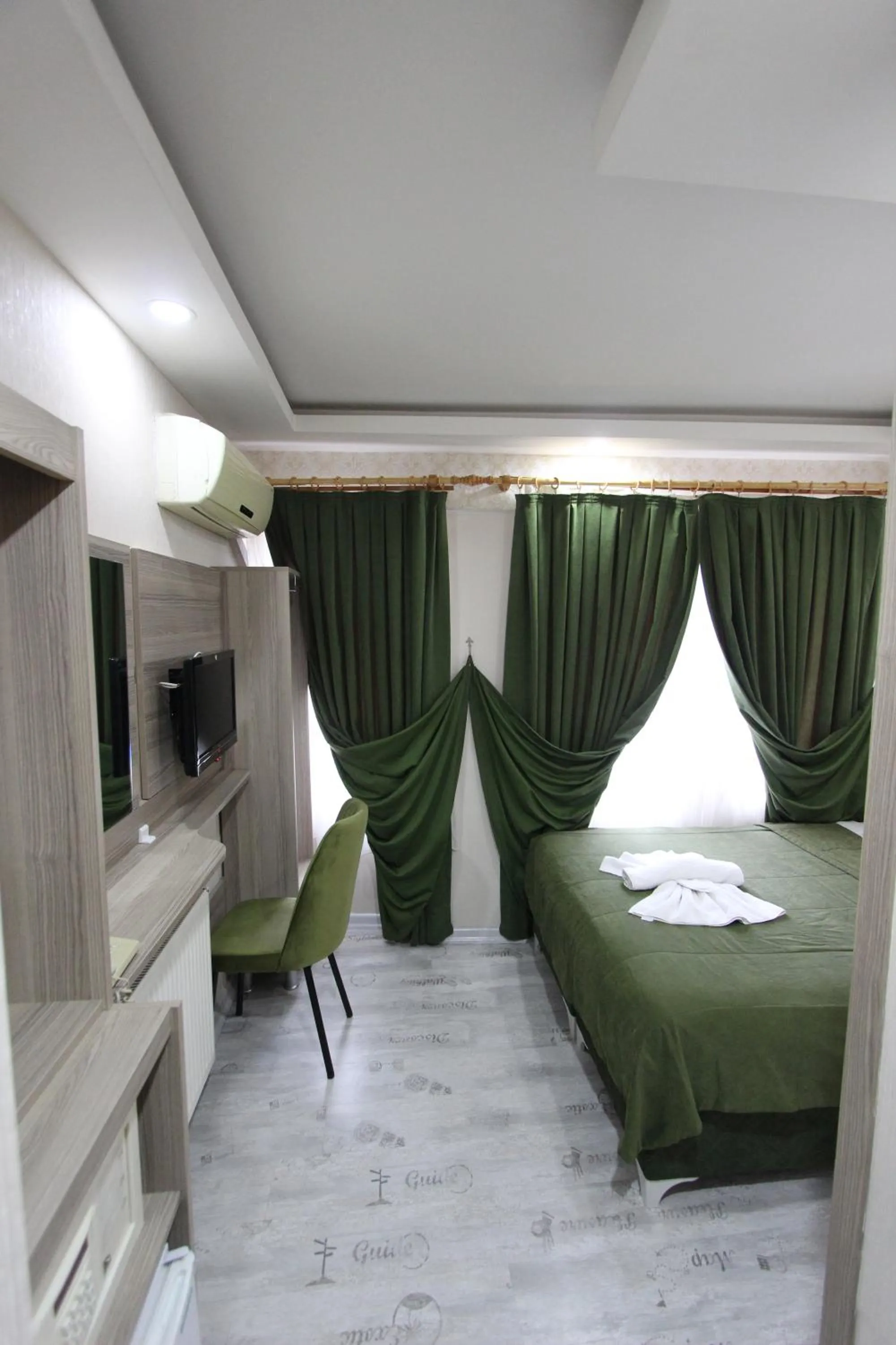 Bed in Kaya Madrid Hotel