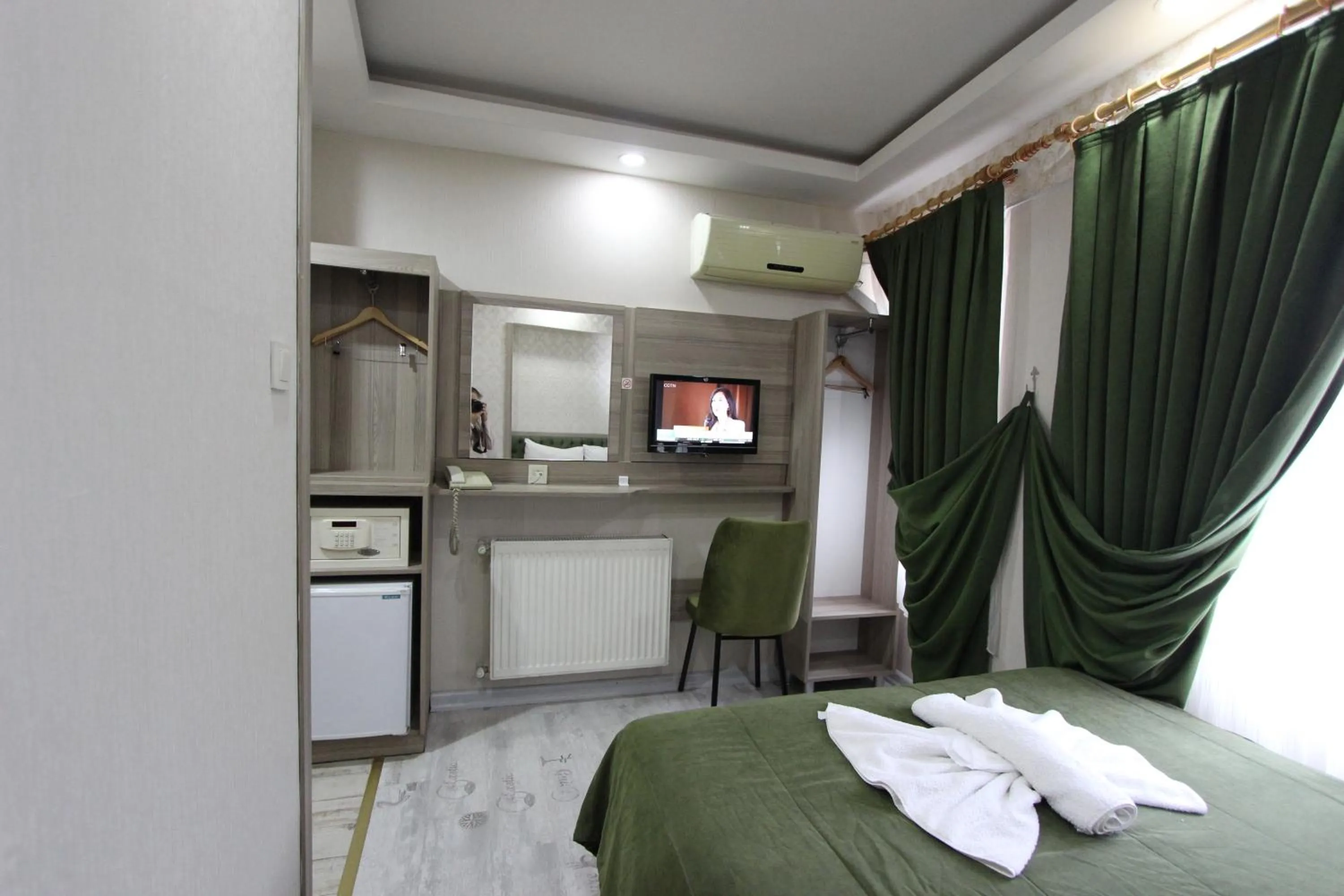 Bed in Kaya Madrid Hotel